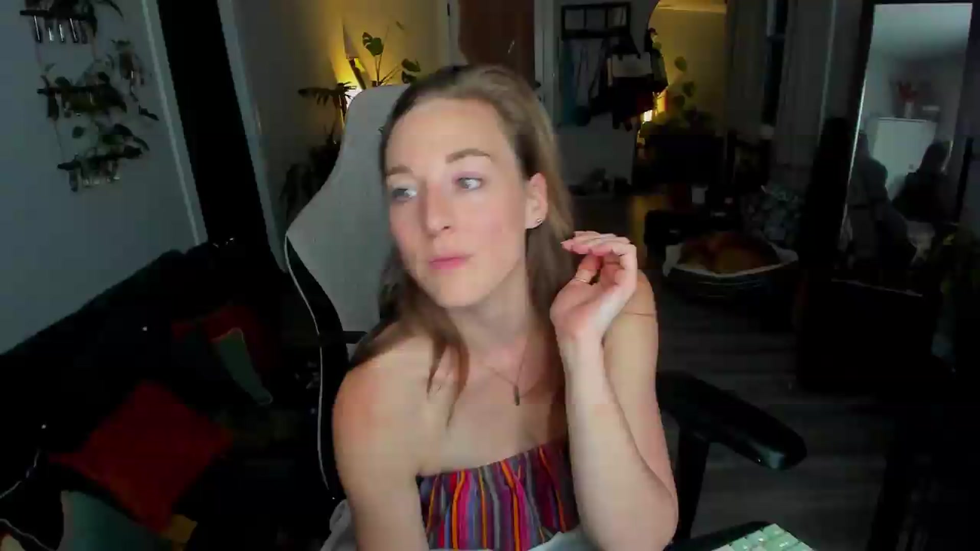 Gallery image thumbnail from She_is_Sam's myfreecams stream on, 06/03/2026, 05:41 image 20 of 20