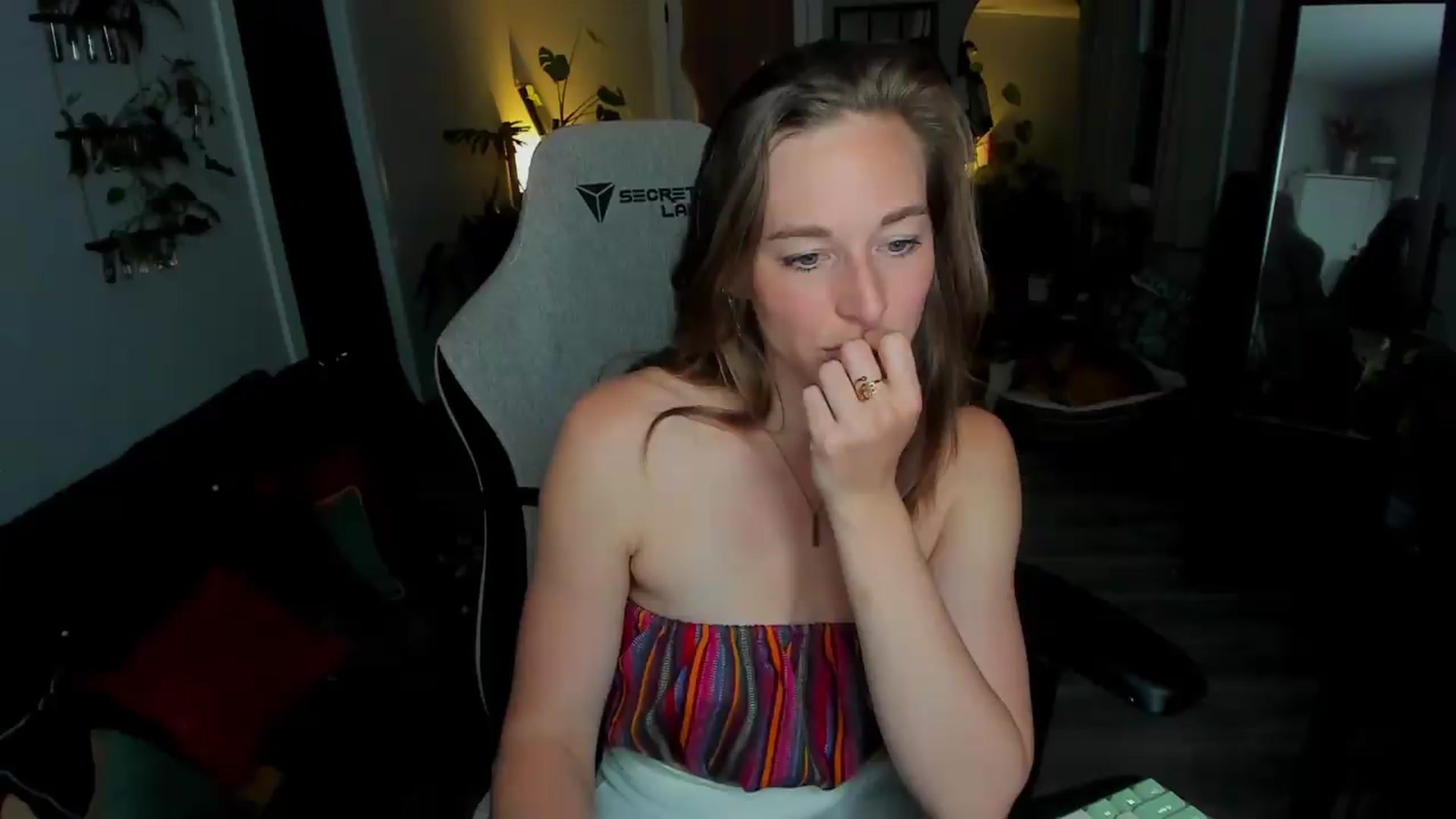 Gallery image thumbnail from She_is_Sam's myfreecams stream on, 06/03/2026, 05:41 image 14 of 20