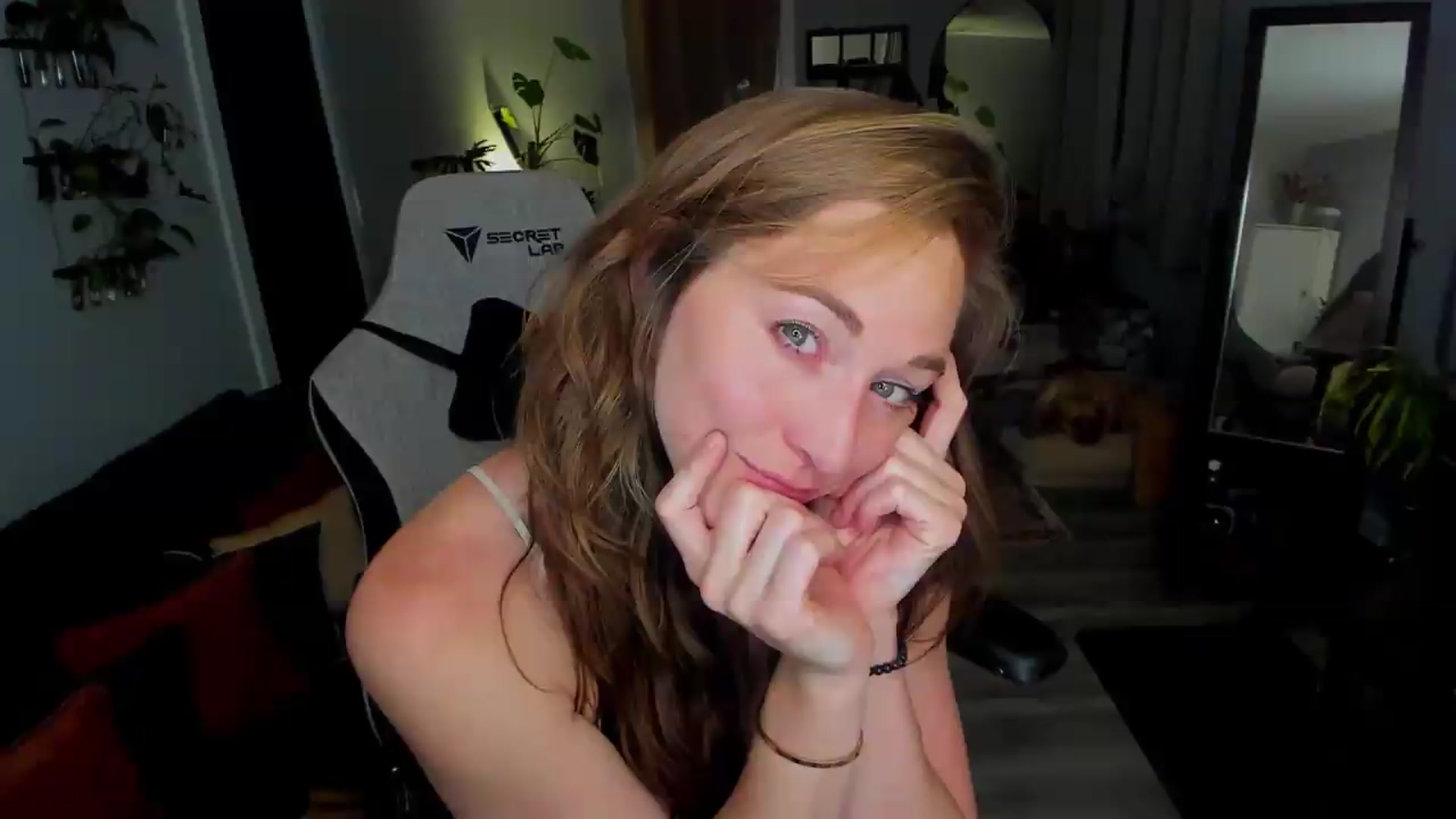 Gallery image thumbnail from She_is_Sam's myfreecams stream on, 06/13/2026, 05:37 image 12 of 20