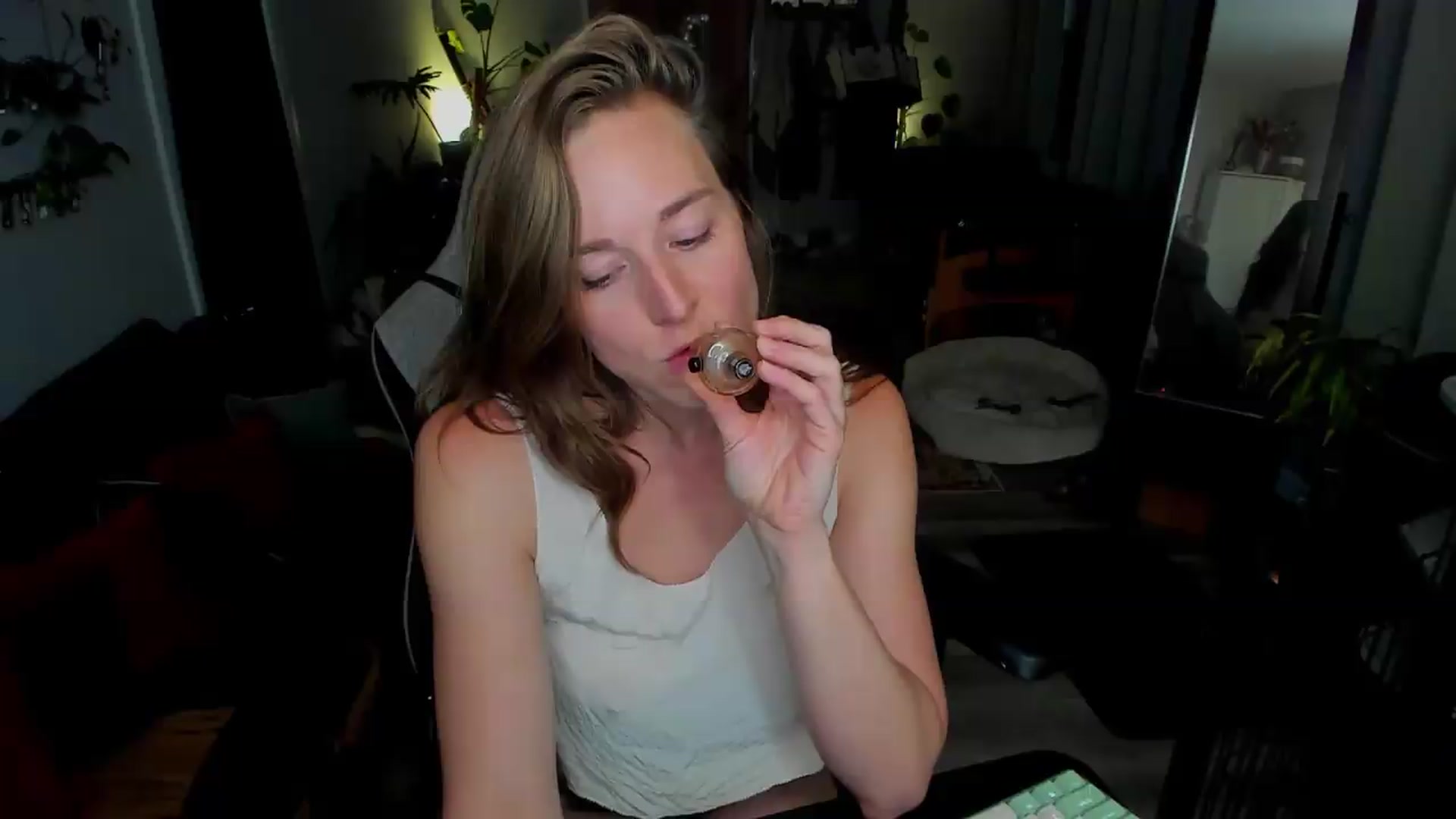 Gallery image thumbnail from She_is_Sam's myfreecams stream on, 06/19/2026, 02:41 image 17 of 20