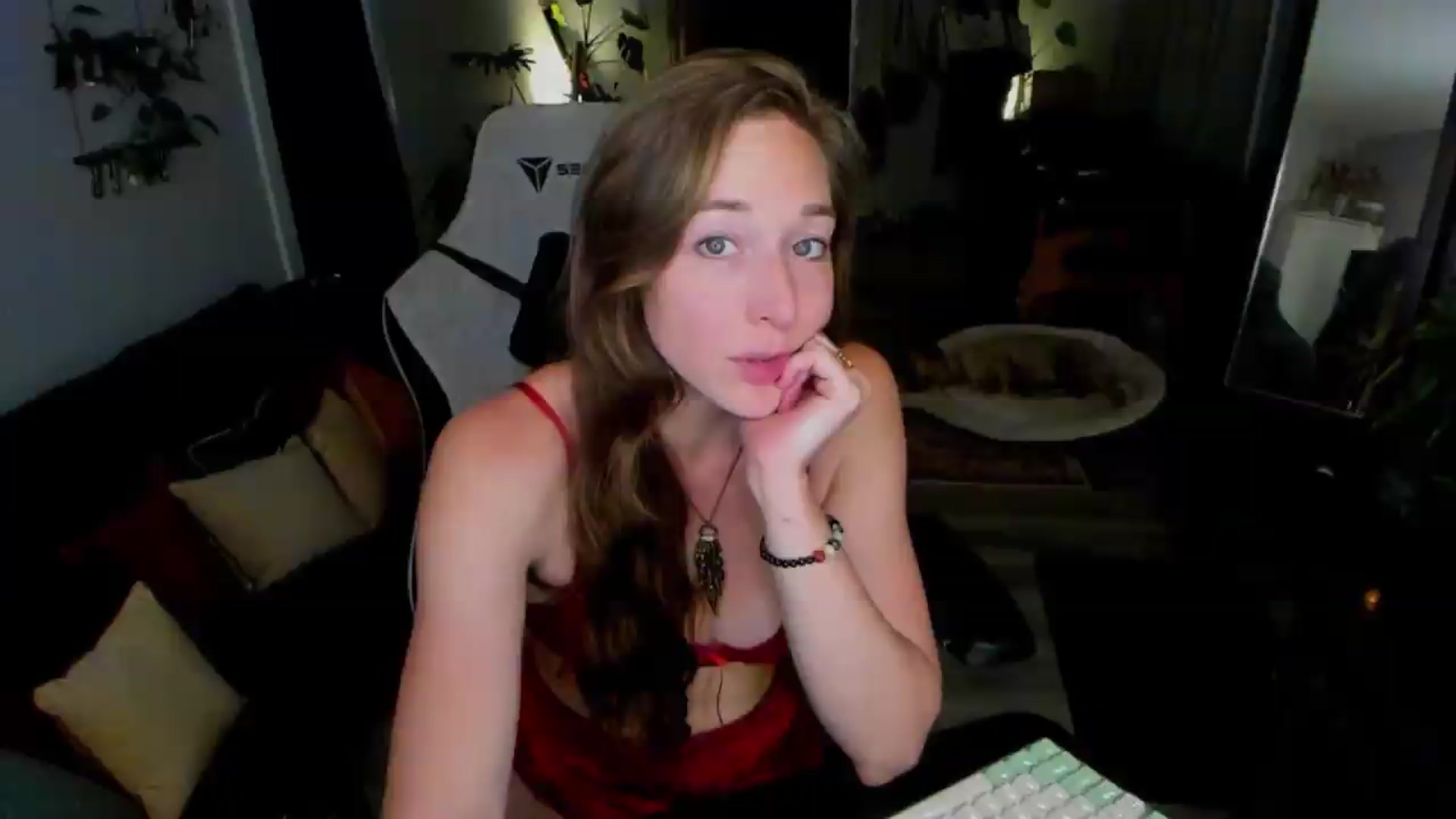 Gallery image thumbnail from She_is_Sam's myfreecams stream on, 06/27/2026, 03:10 image 7 of 20