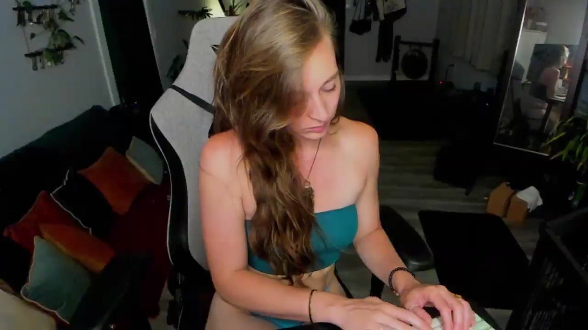 Gallery image thumbnail from She_is_Sam's myfreecams stream on, 07/01/2026, 05:15 image 19 of 20