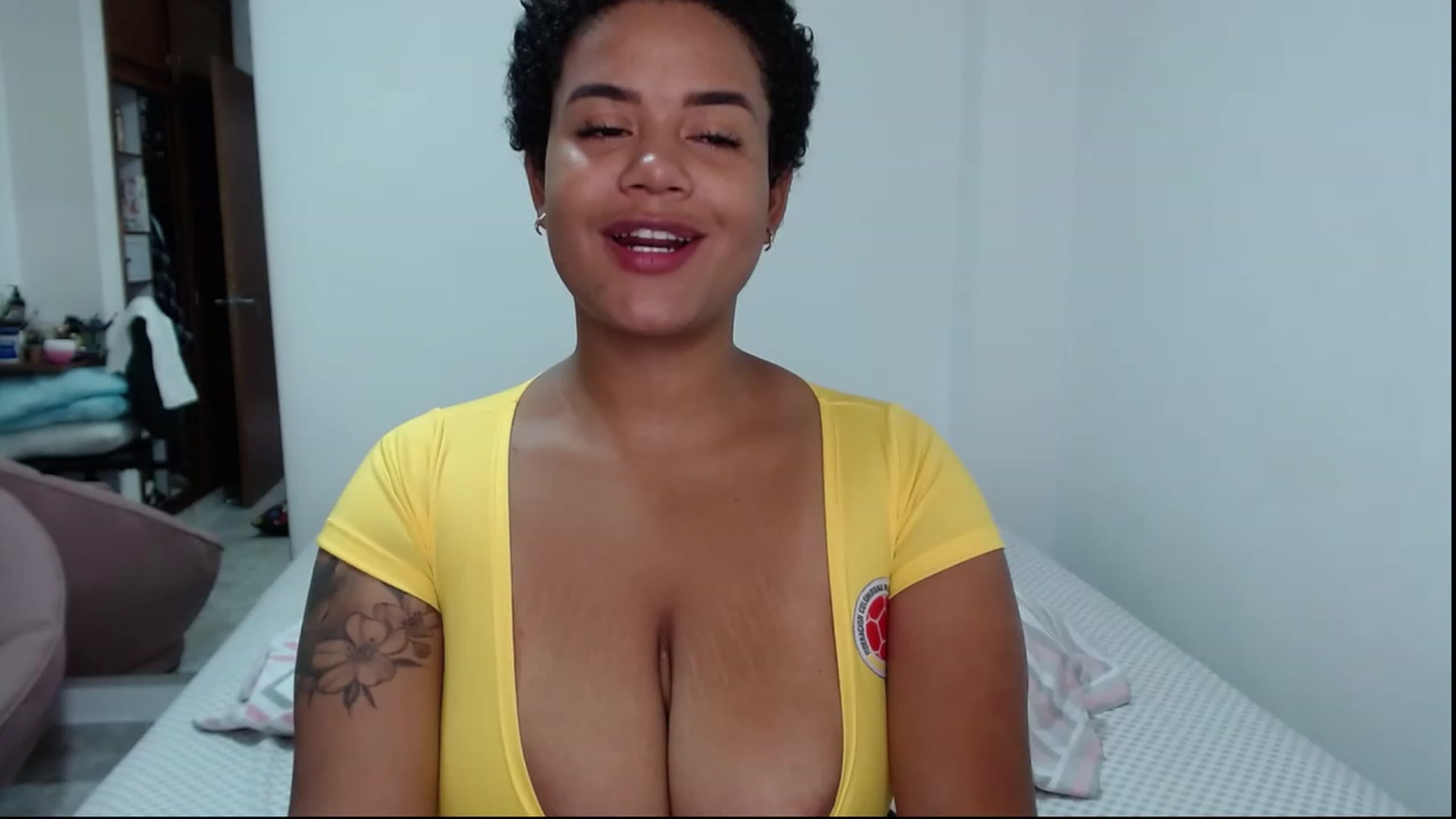Gallery image thumbnail from Sheila_makano's myfreecams stream on, 07/20/2023, 17:20 image 15 of 20