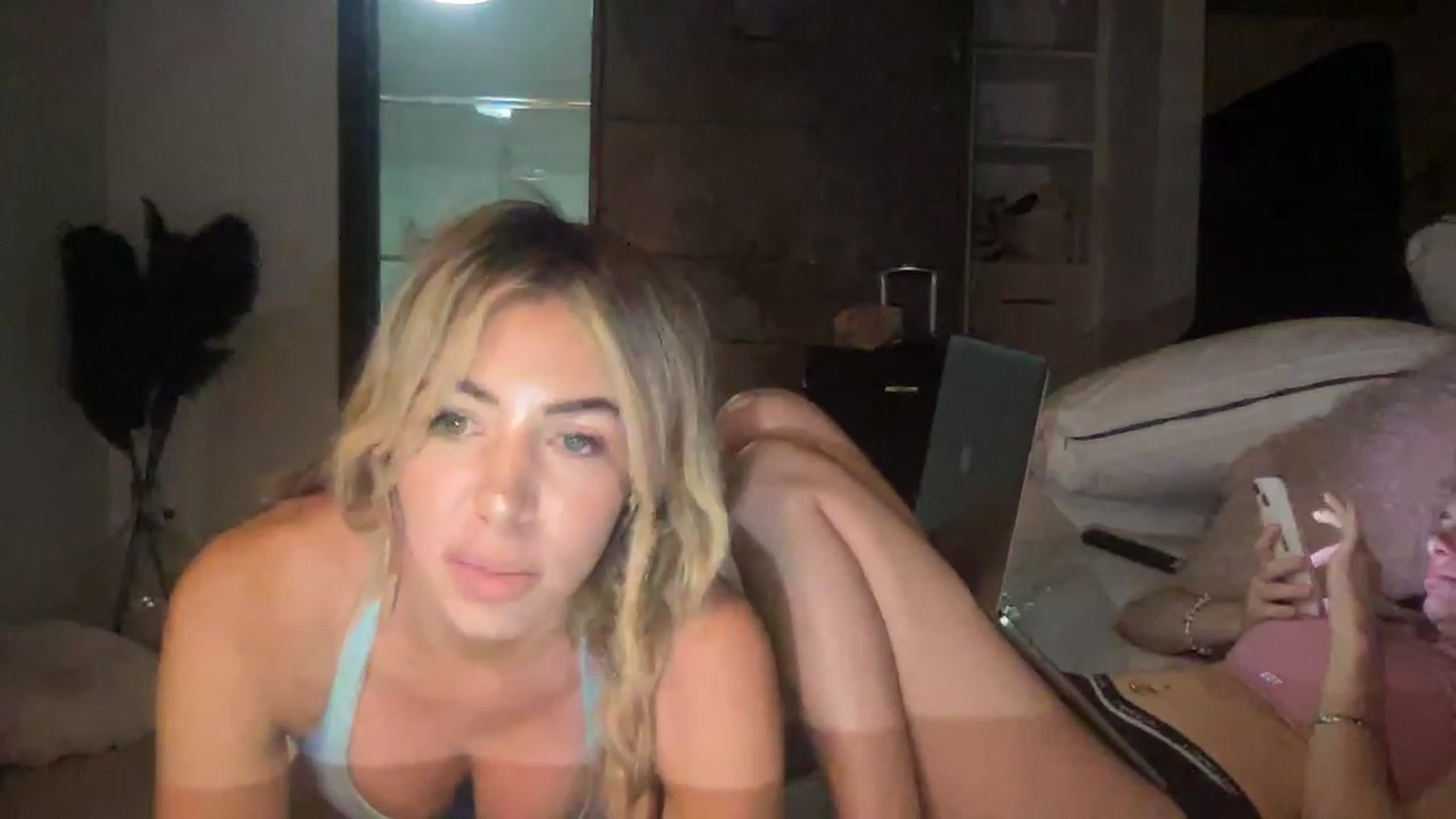 Gallery image thumbnail from Sheisfit22's myfreecams stream on, 02/05/2023, 24:22 image 16 of 20