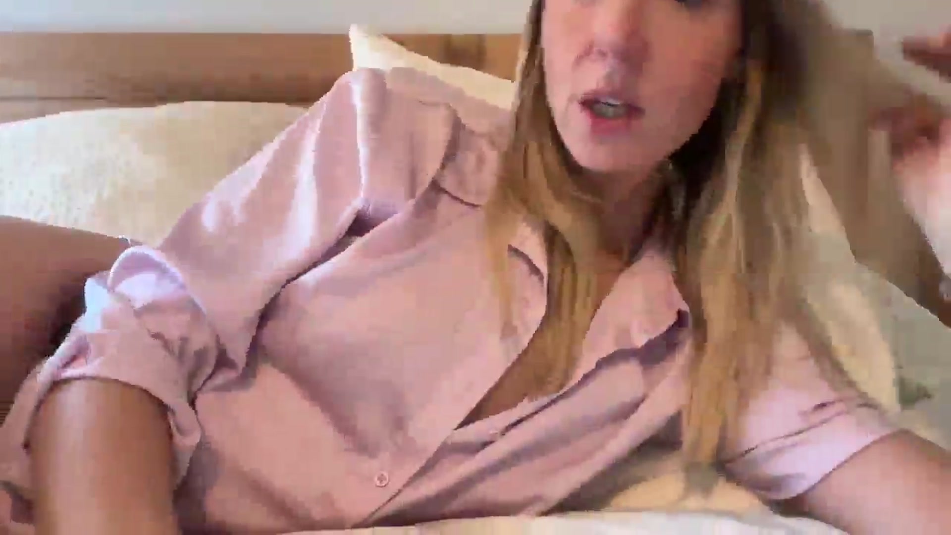 Gallery image thumbnail from Shelby22's myfreecams stream on, 04/16/2025, 22:11 image 20 of 20