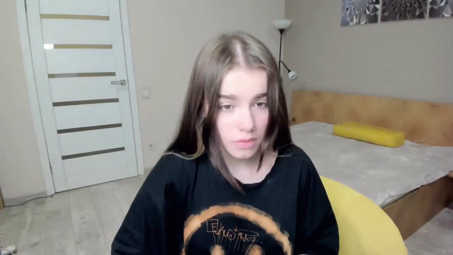 Gallery image thumbnail from ShellyMoon's myfreecams stream on, 12/27/2024, 03:43 image 15 of 20