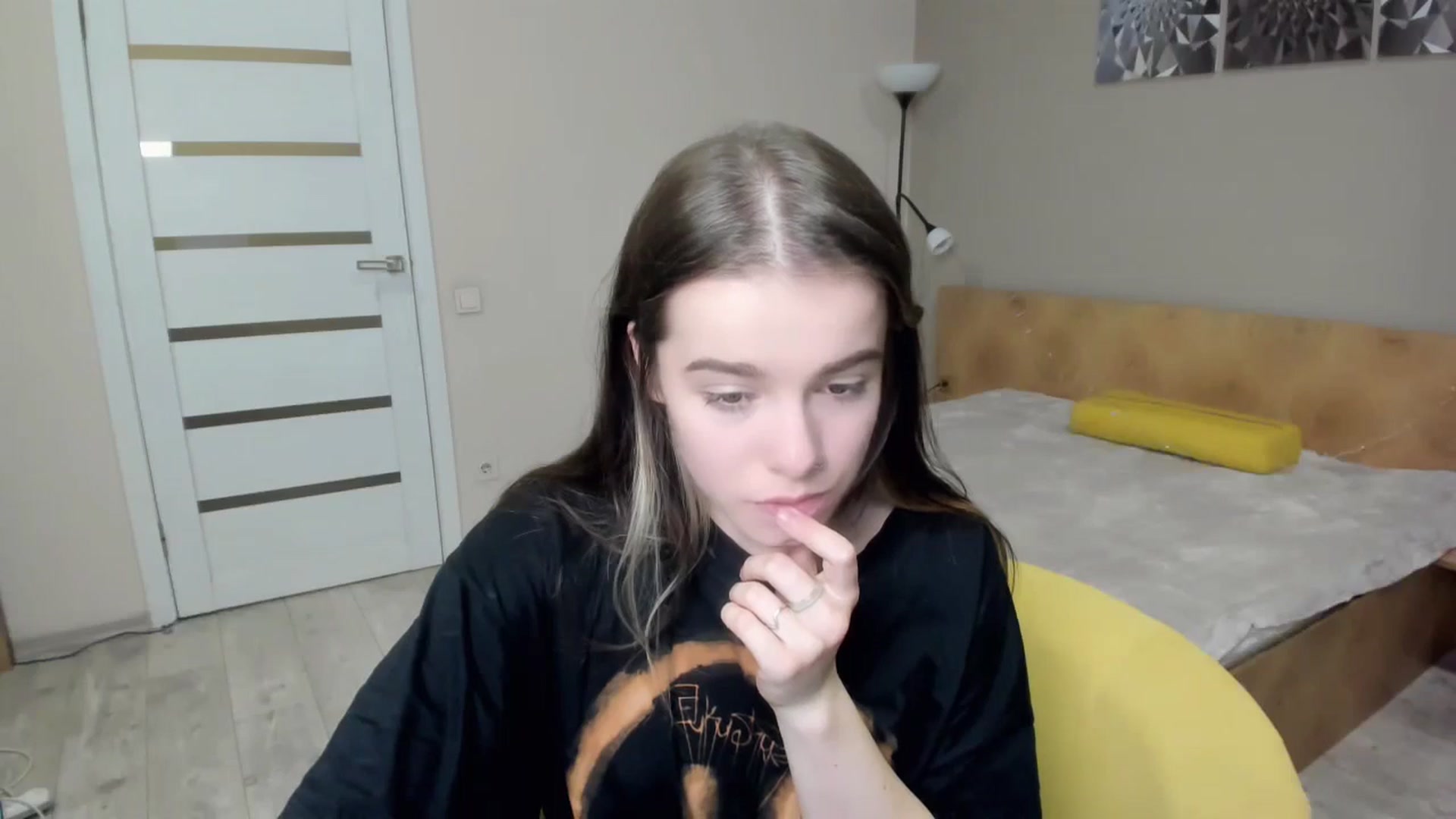 Gallery image thumbnail from ShellyMoon's myfreecams stream on, 12/27/2024, 03:43 image 19 of 20