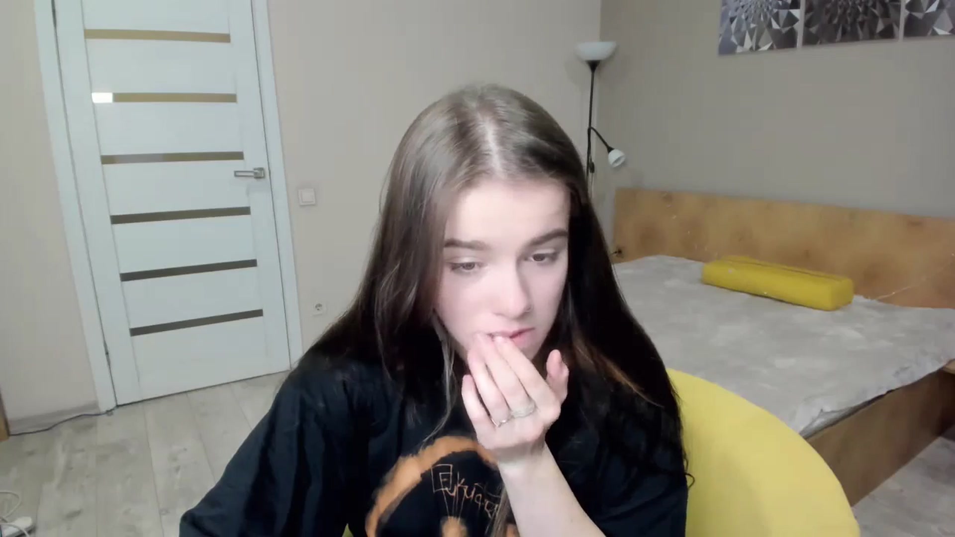 Gallery image thumbnail from ShellyMoon's myfreecams stream on, 12/27/2024, 03:43 image 20 of 20