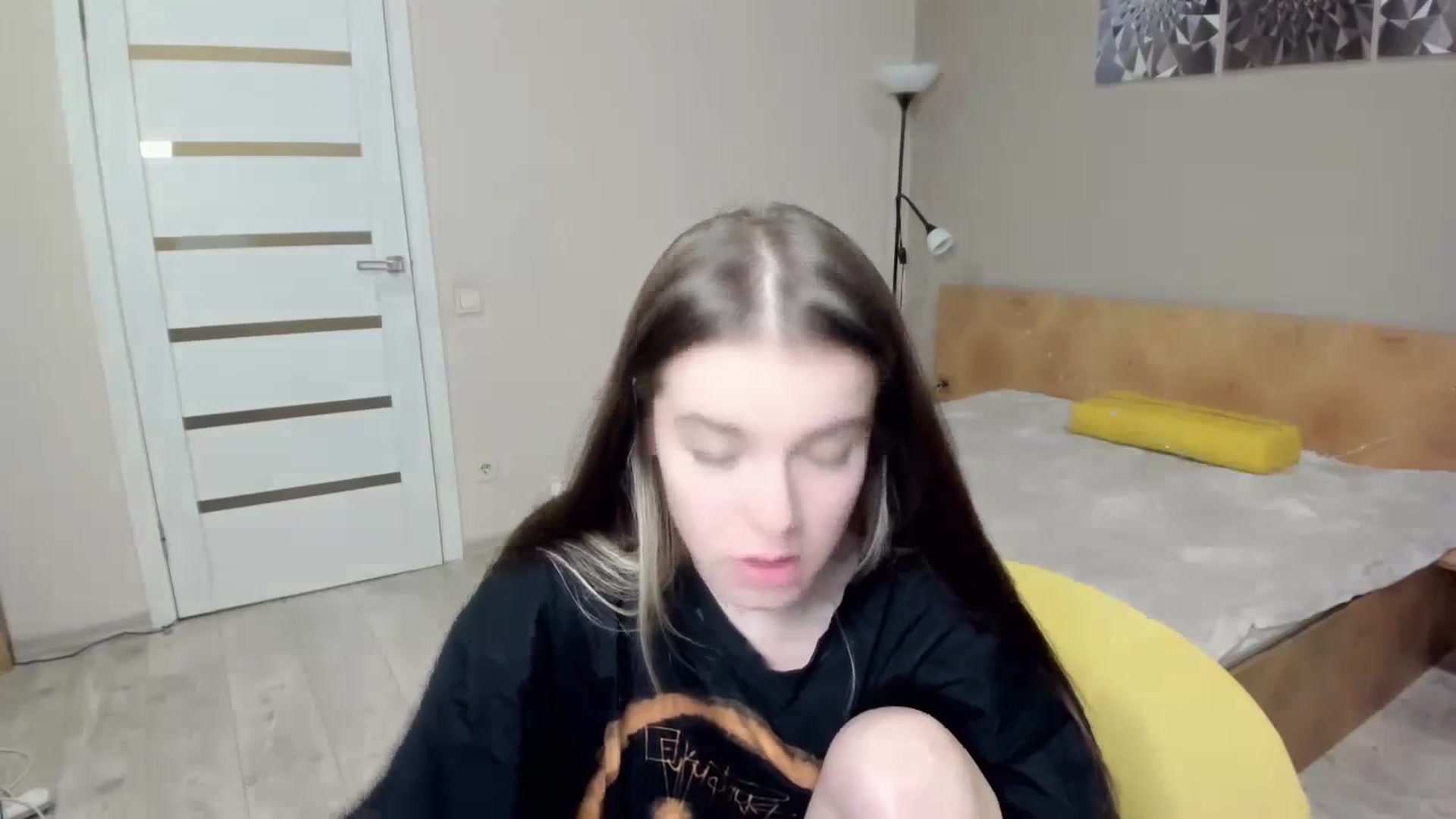 Gallery image thumbnail from ShellyMoon's myfreecams stream on, 12/27/2024, 03:43 image 13 of 20