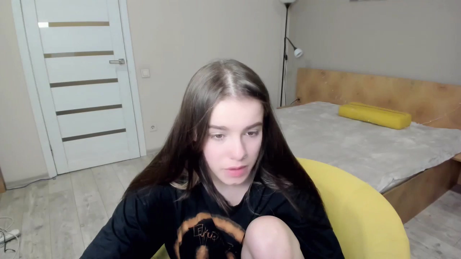 Gallery image thumbnail from ShellyMoon's myfreecams stream on, 12/27/2024, 03:43 image 10 of 20