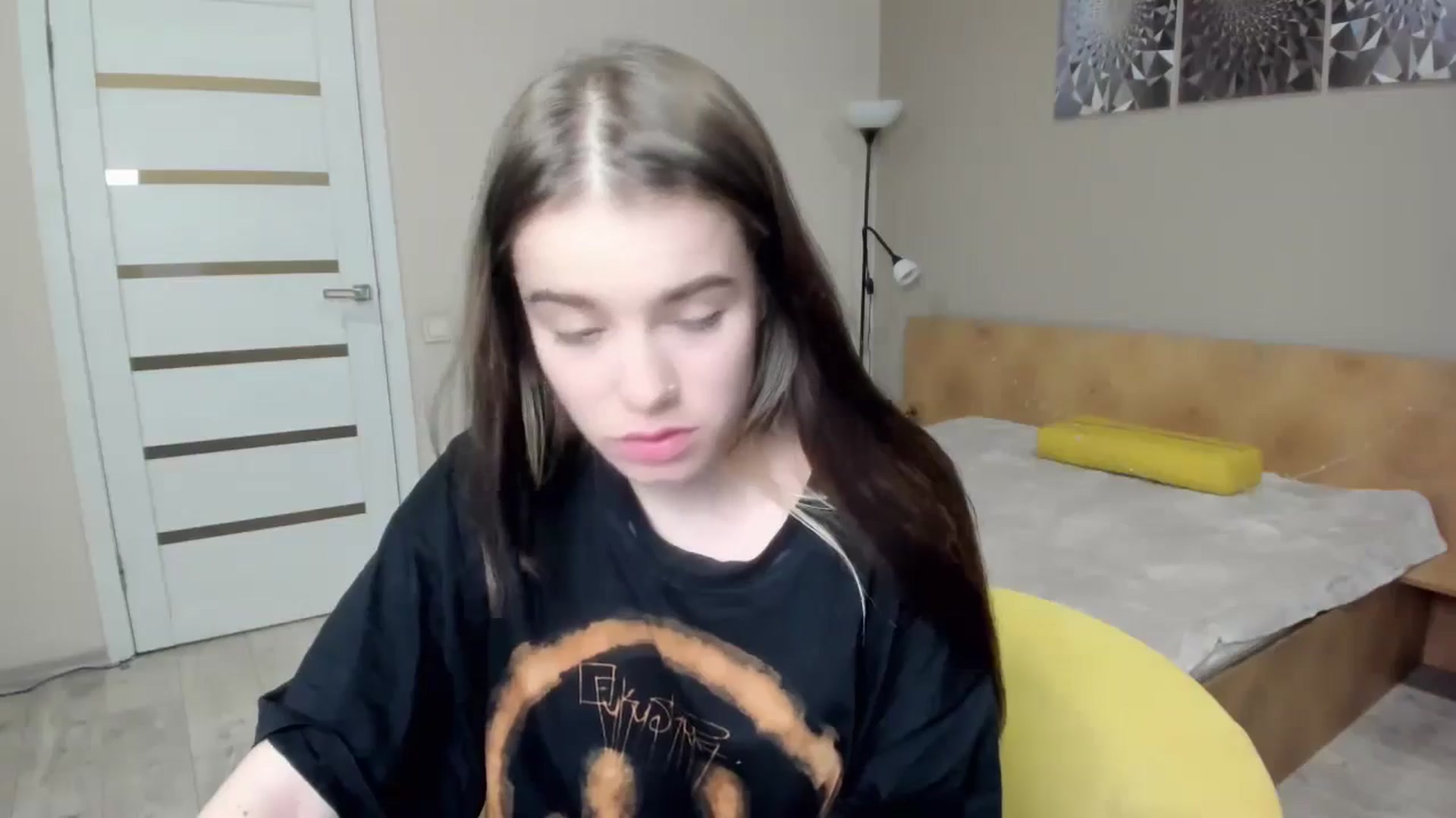 Gallery image thumbnail from ShellyMoon's myfreecams stream on, 12/27/2024, 03:43 image 2 of 20