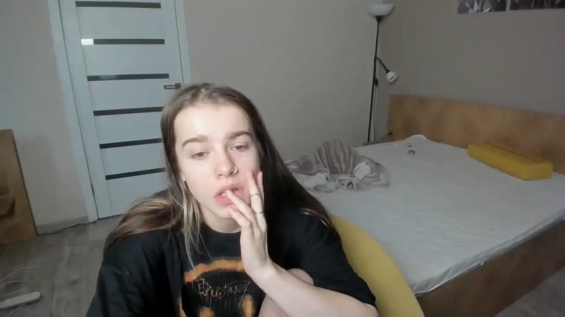 Gallery image thumbnail from ShellyMoon's myfreecams stream on, 12/27/2024, 13:27 image 4 of 20