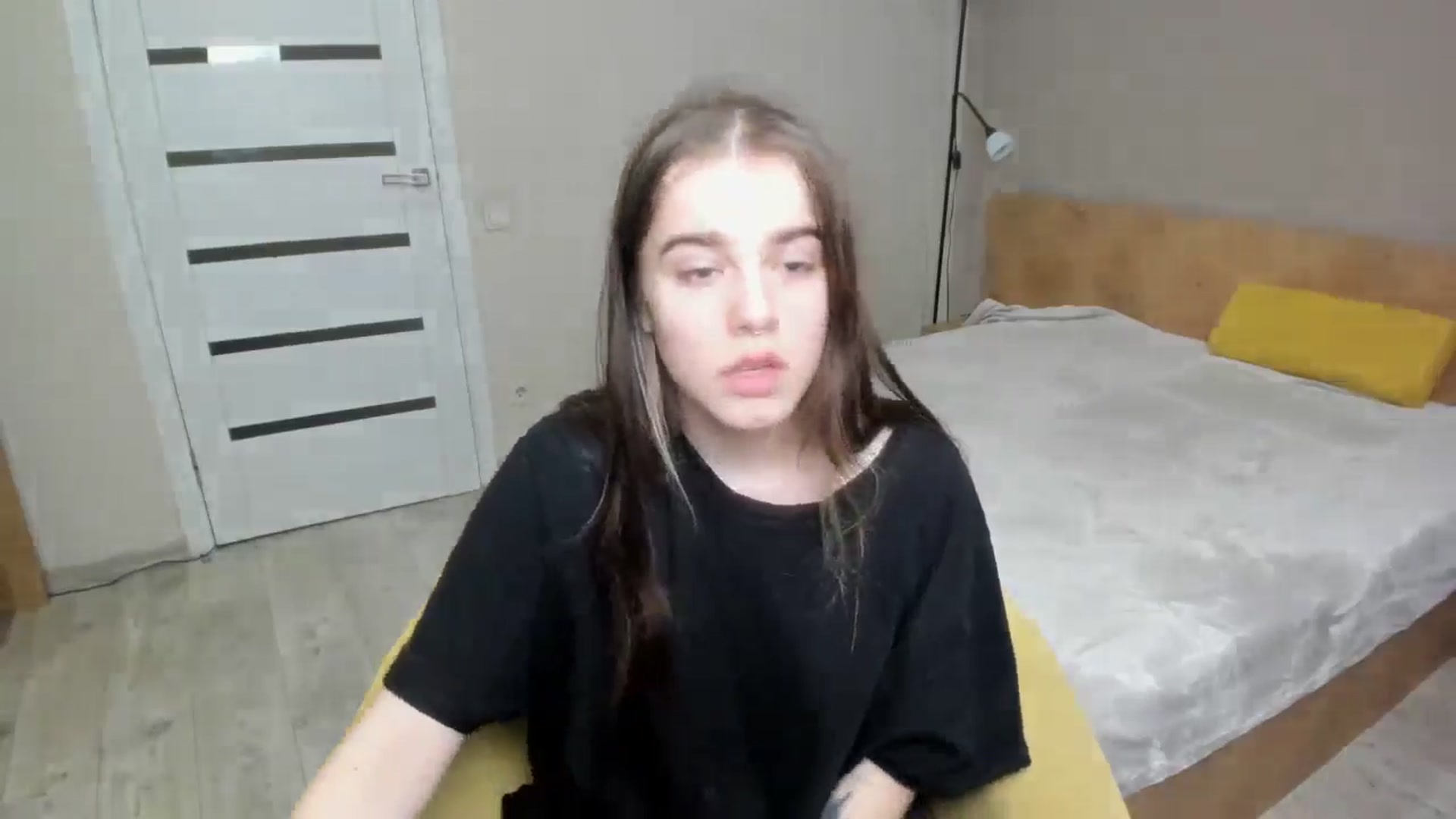 Gallery image thumbnail from ShellyMoon's myfreecams stream on, 12/30/2024, 21:25 image 11 of 20
