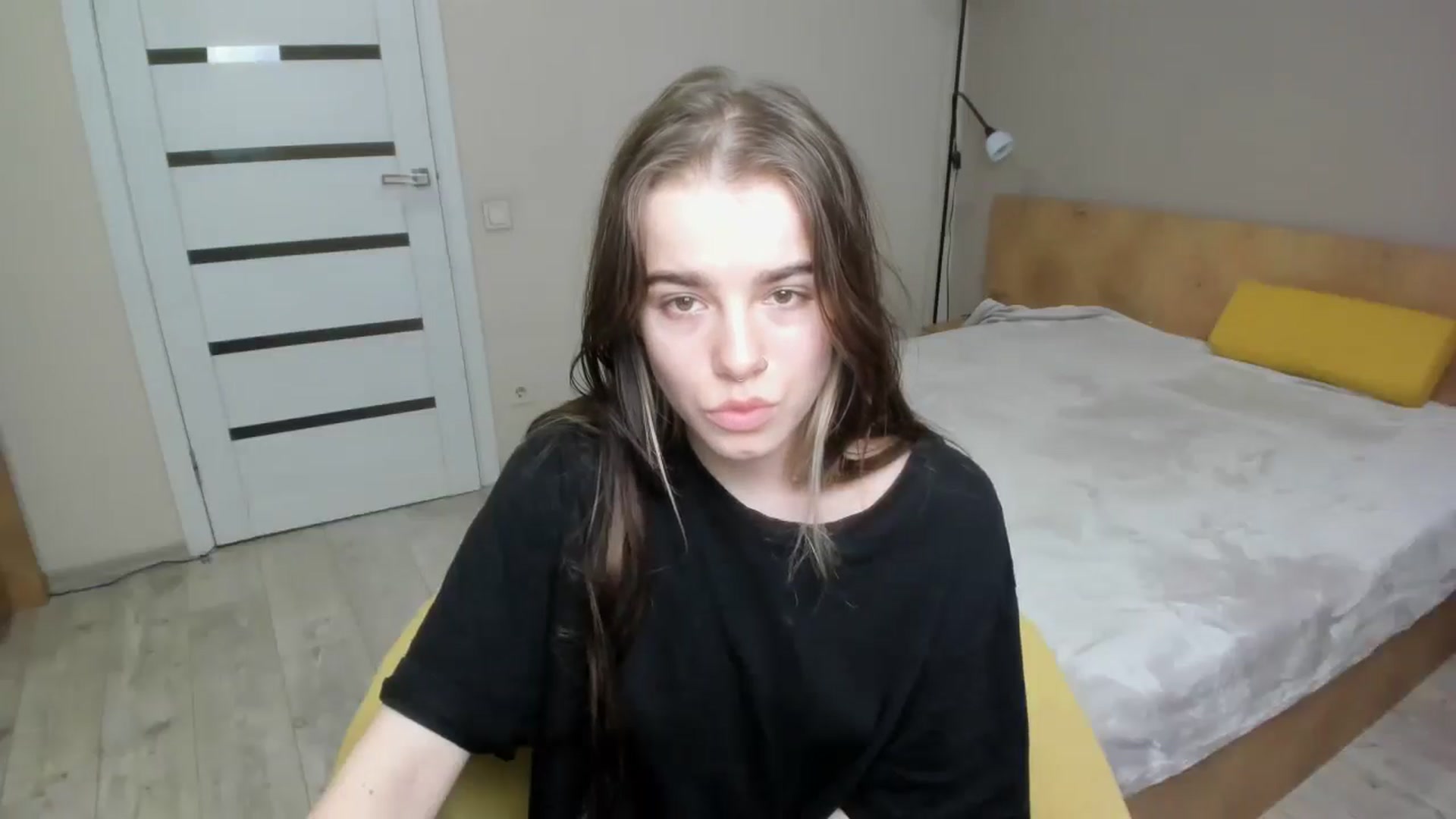 Gallery image thumbnail from ShellyMoon's myfreecams stream on, 12/30/2024, 21:25 image 19 of 20