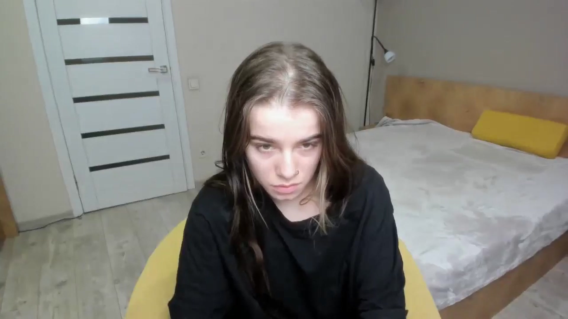 Gallery image thumbnail from ShellyMoon's myfreecams stream on, 12/30/2024, 21:25 image 17 of 20