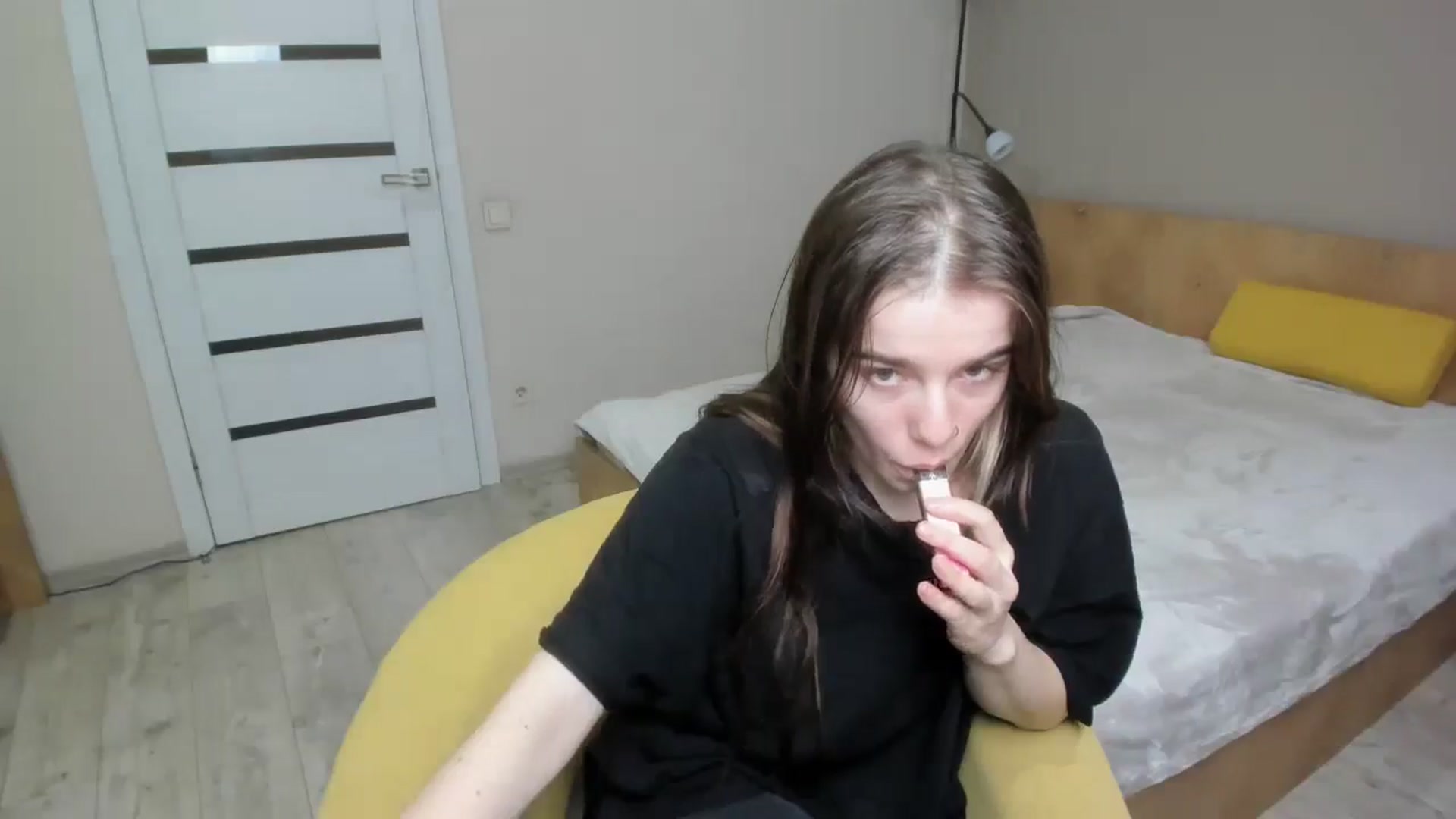 Gallery image thumbnail from ShellyMoon's myfreecams stream on, 12/30/2024, 21:25 image 16 of 20
