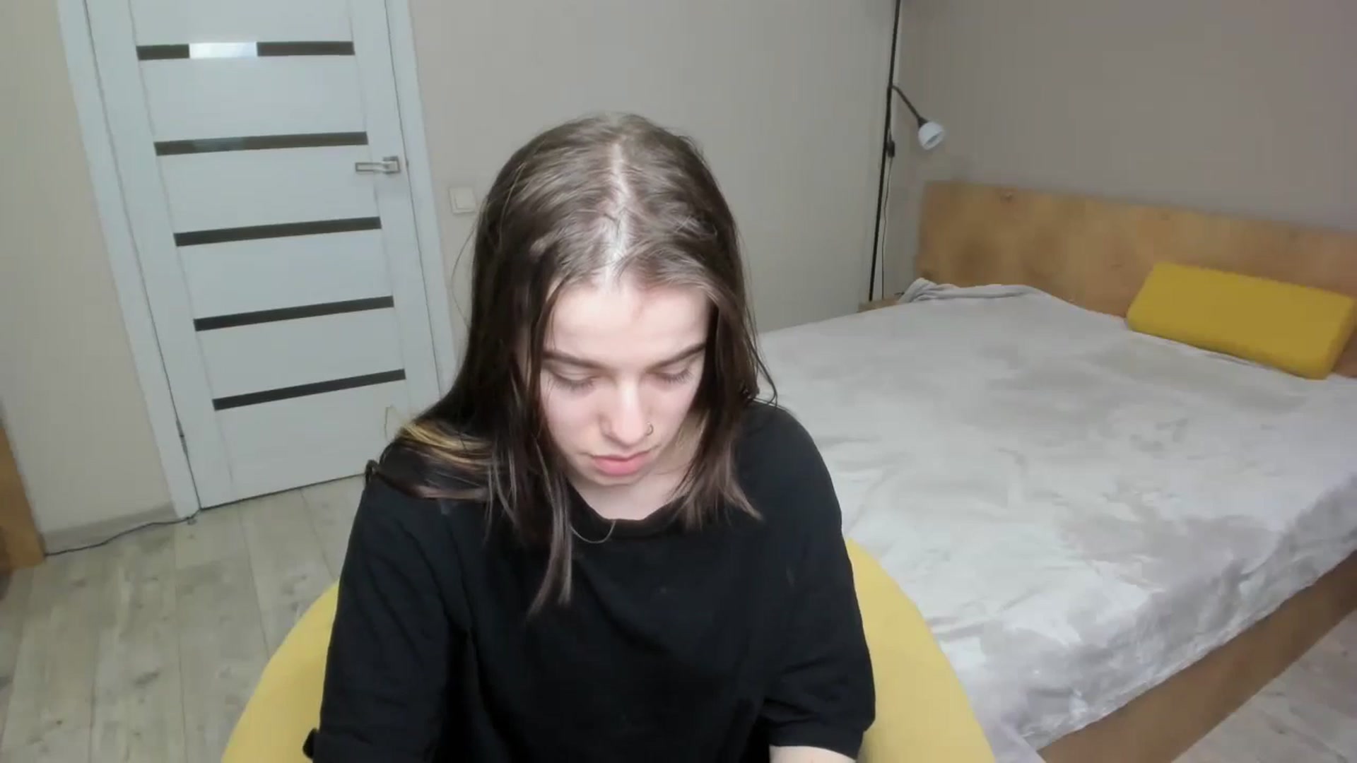 Gallery image thumbnail from ShellyMoon's myfreecams stream on, 12/30/2024, 22:25 image 5 of 20