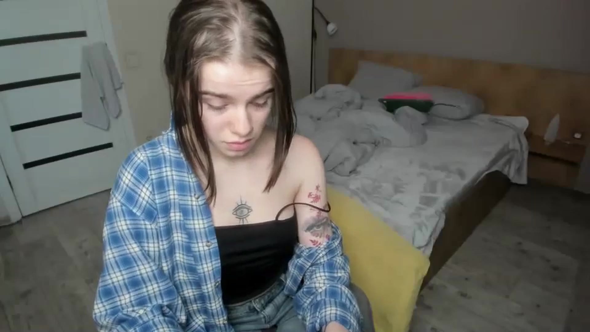 Gallery image thumbnail from ShellyMoon's myfreecams stream on, 01/06/2025, 14:41 image 20 of 20