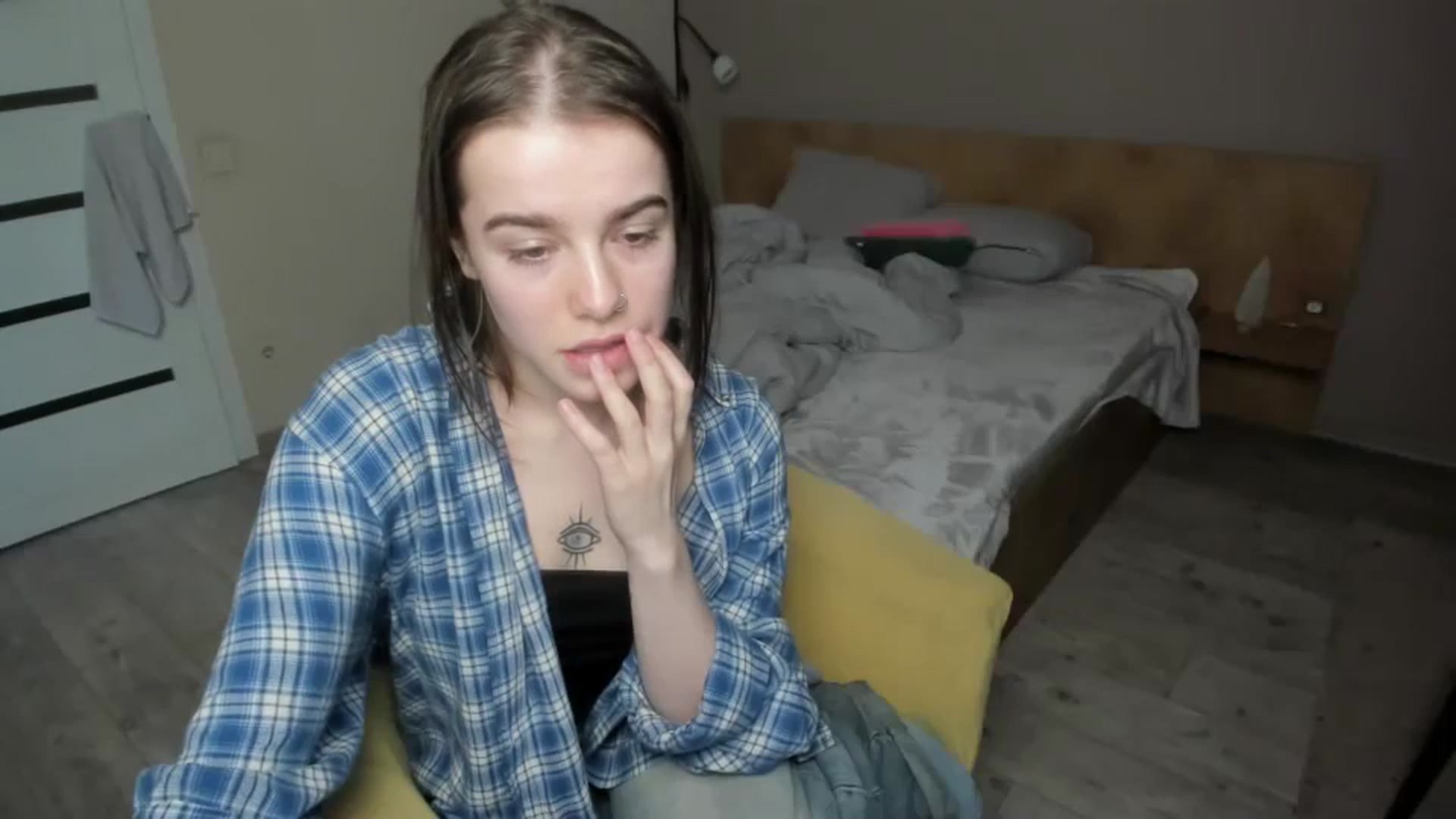 Gallery image thumbnail from ShellyMoon's myfreecams stream on, 01/06/2025, 14:41 image 10 of 20