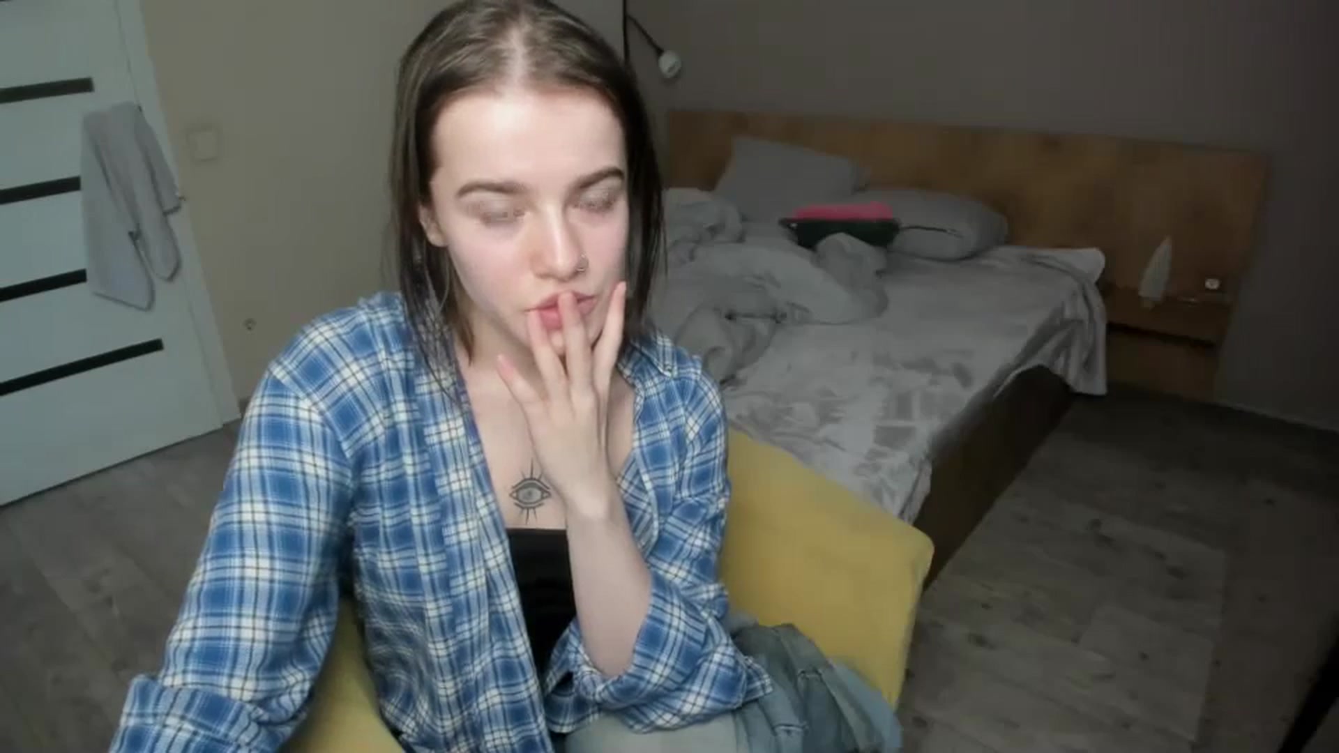 Gallery image thumbnail from ShellyMoon's myfreecams stream on, 01/06/2025, 14:41 image 7 of 20