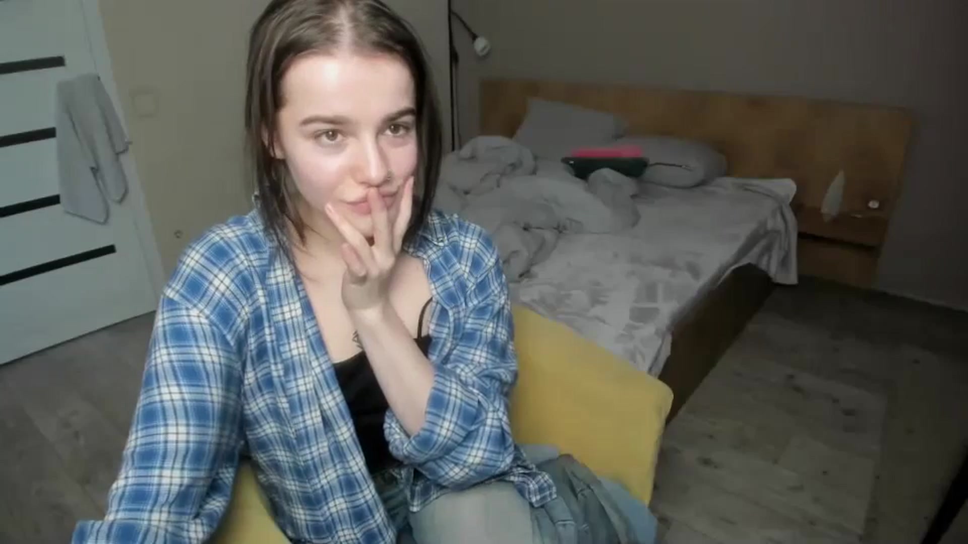 Gallery image thumbnail from ShellyMoon's myfreecams stream on, 01/06/2025, 14:41 image 11 of 20