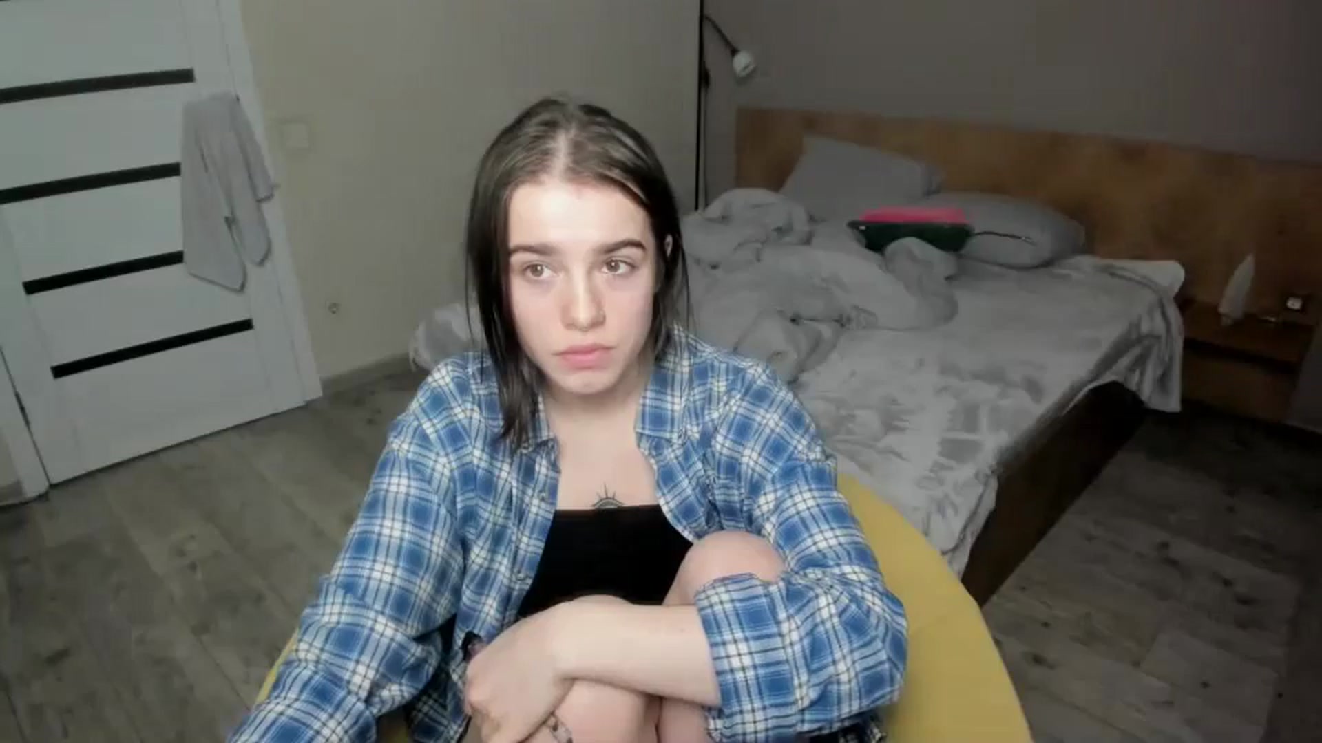 Gallery image thumbnail from ShellyMoon's myfreecams stream on, 01/06/2025, 16:15 image 4 of 20