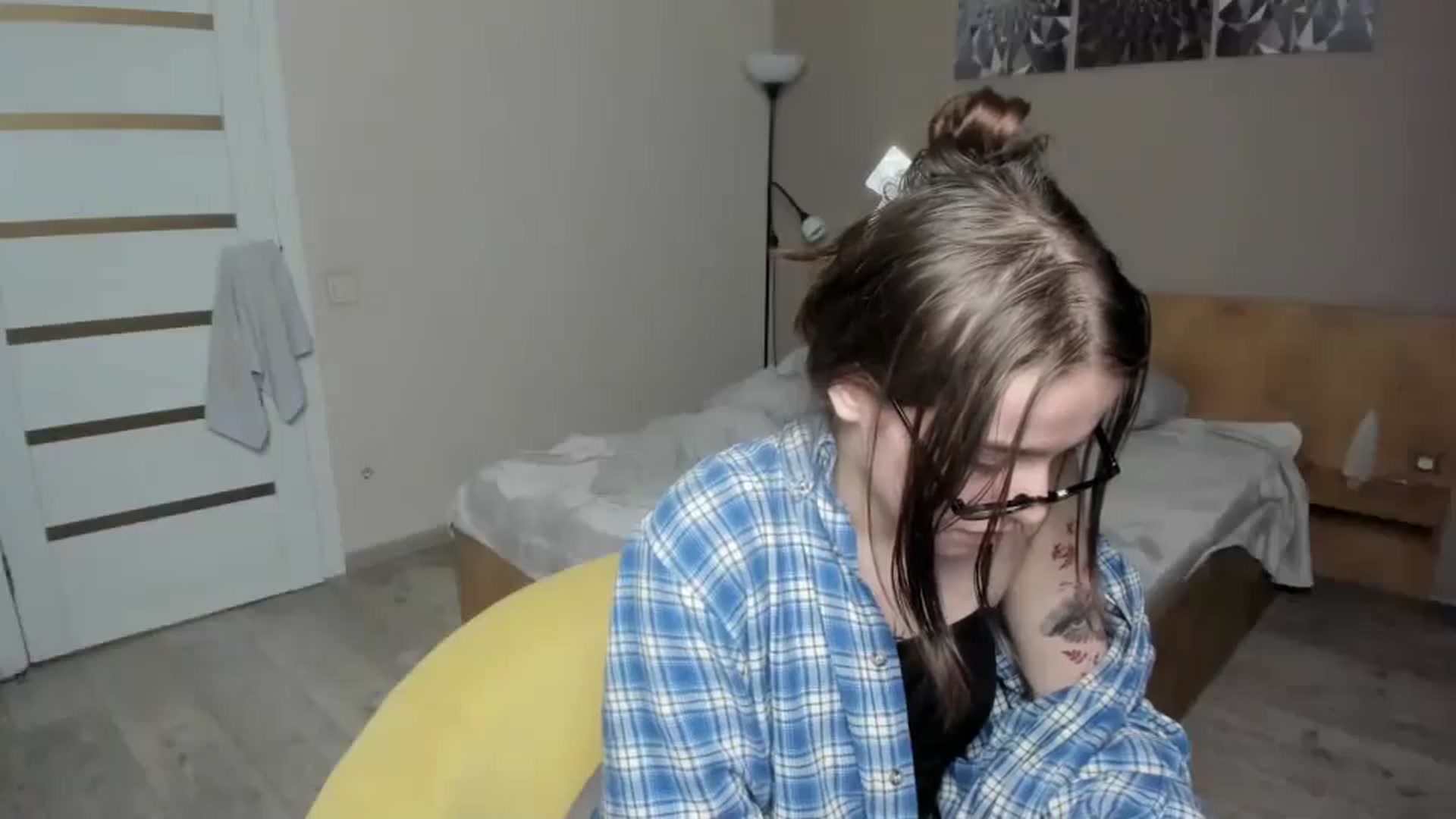 Gallery image thumbnail from ShellyMoon's myfreecams stream on, 01/06/2025, 17:33 image 18 of 20