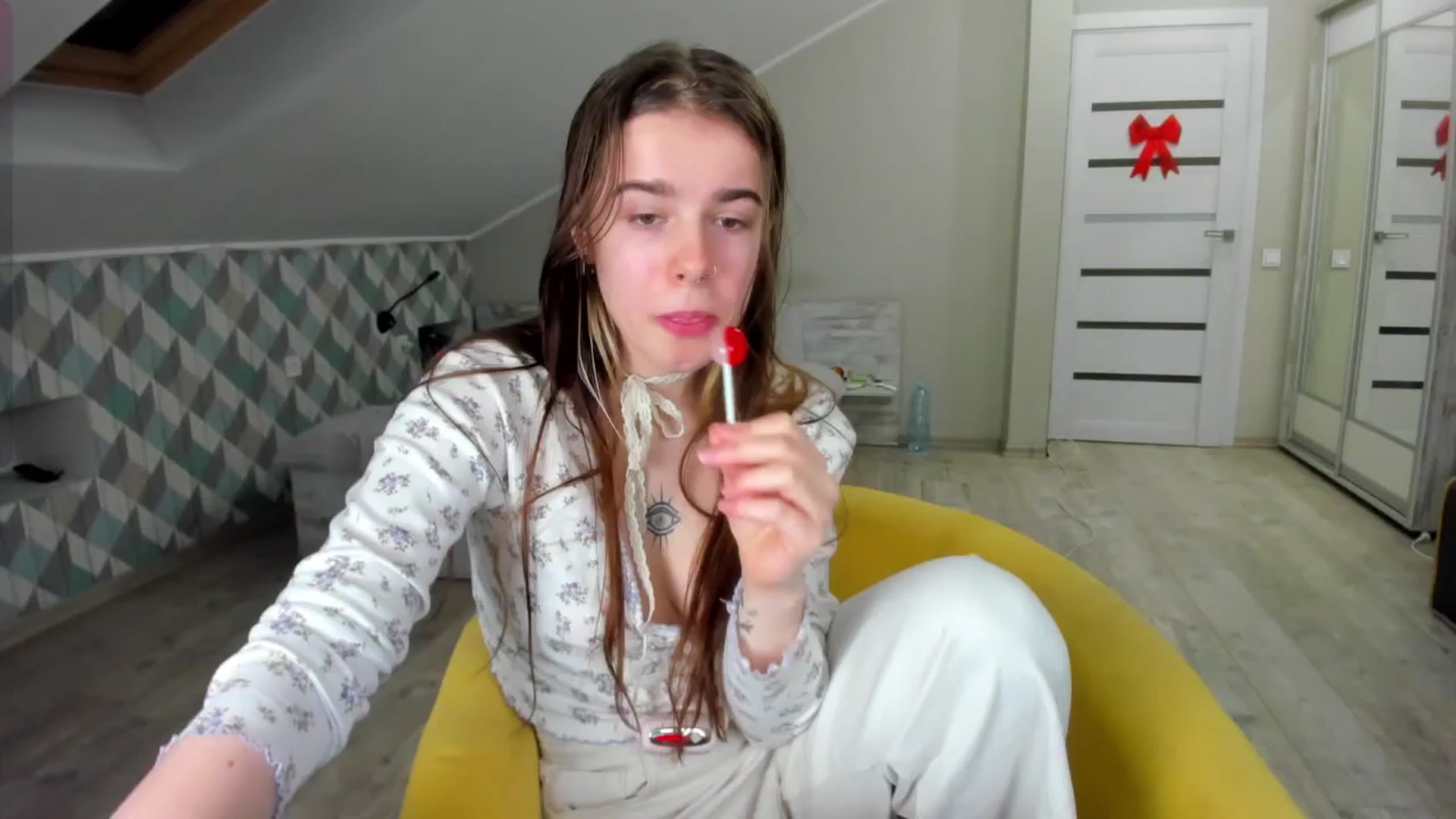 Gallery image thumbnail from ShellyMoon's myfreecams stream on, 01/14/2025, 16:56 image 5 of 20