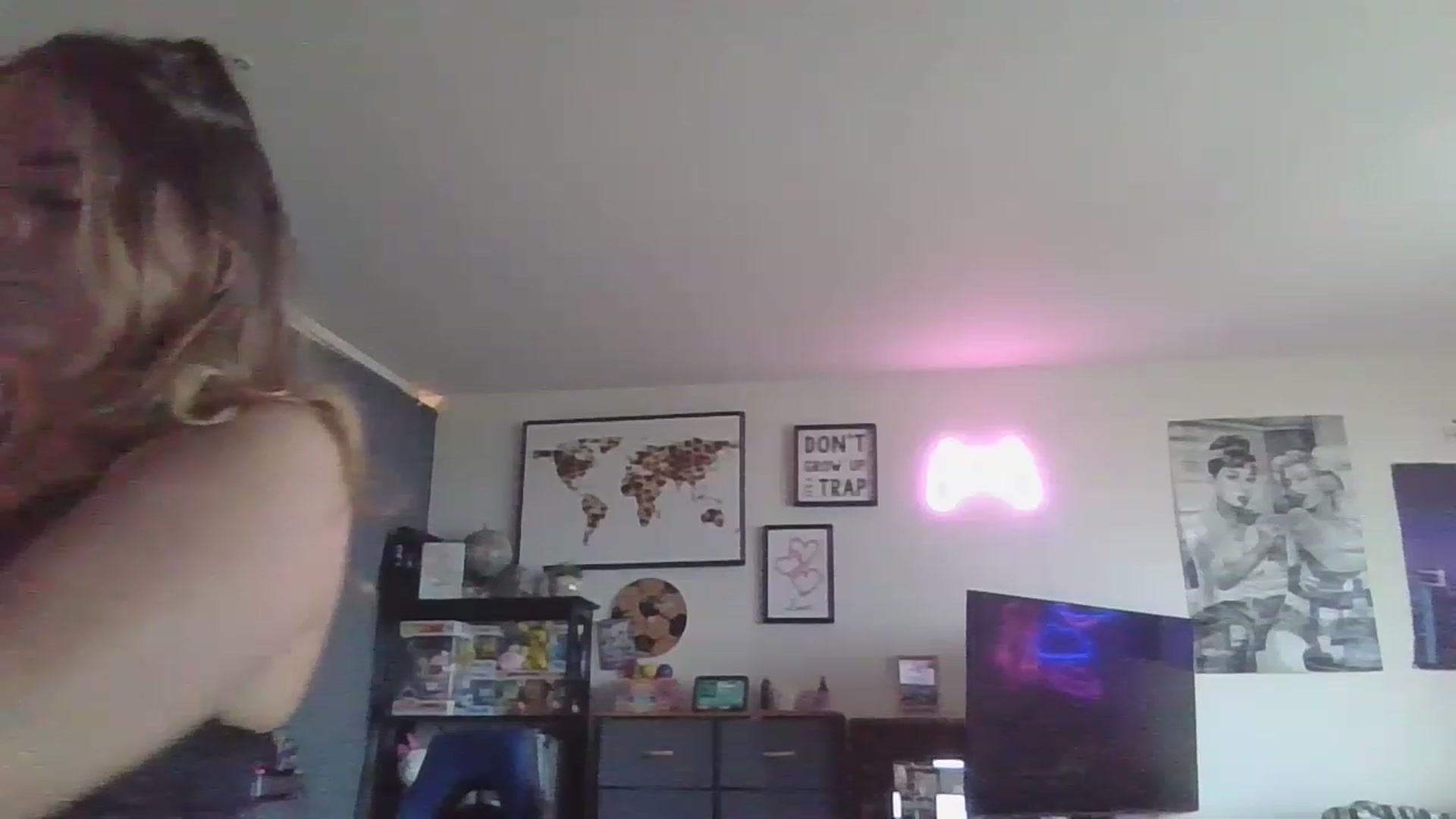 Gallery image thumbnail from ShellyW's myfreecams stream on, 05/05/2023, 15:37 image 20 of 20
