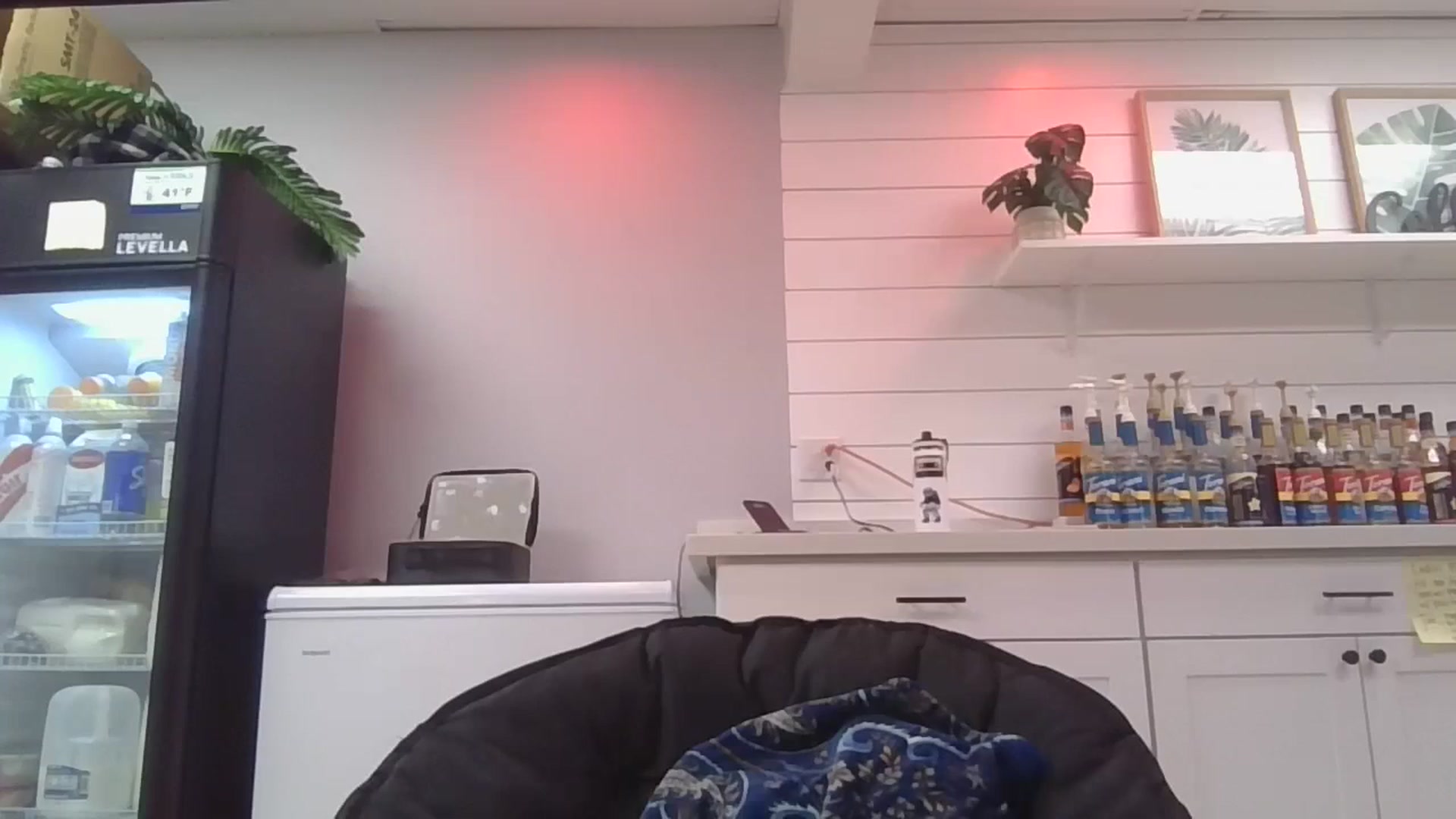 Gallery image thumbnail from ShellyW's myfreecams stream on, 04/10/2024, 13:50 image 12 of 20