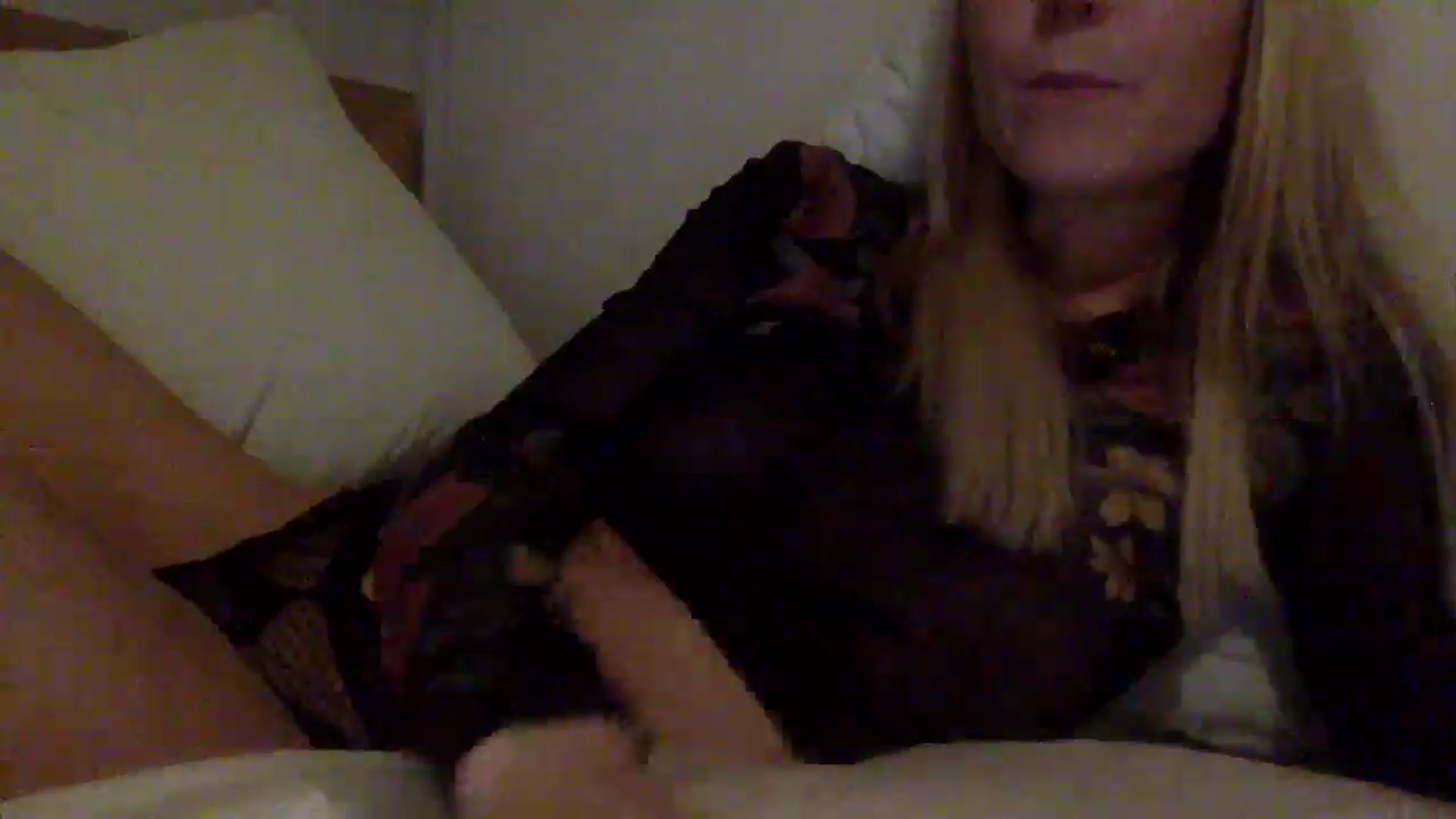 Gallery image thumbnail from Shelzstar's myfreecams stream on, 10/25/2024, 12:37 image 14 of 20