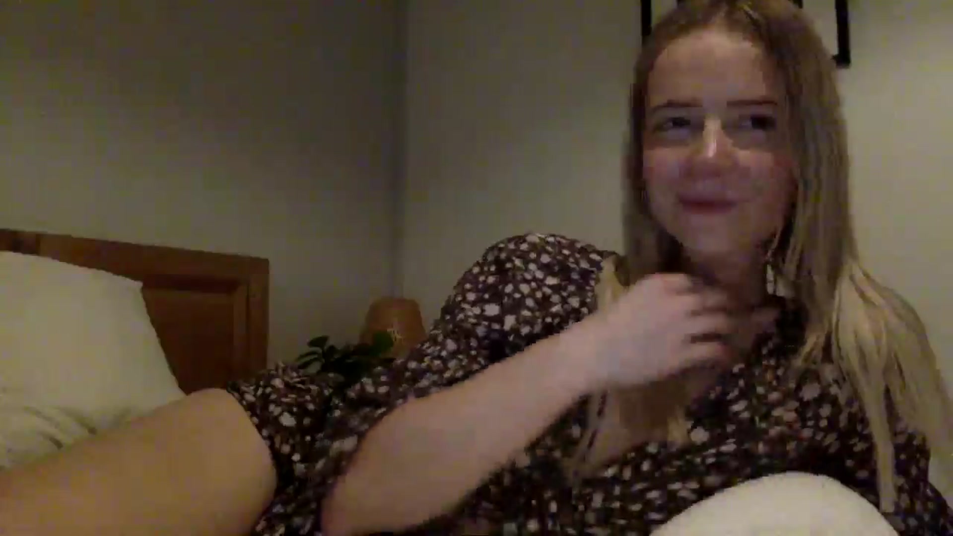 Gallery image thumbnail from Shelzstar's myfreecams stream on, 11/28/2024, 14:08 image 6 of 20
