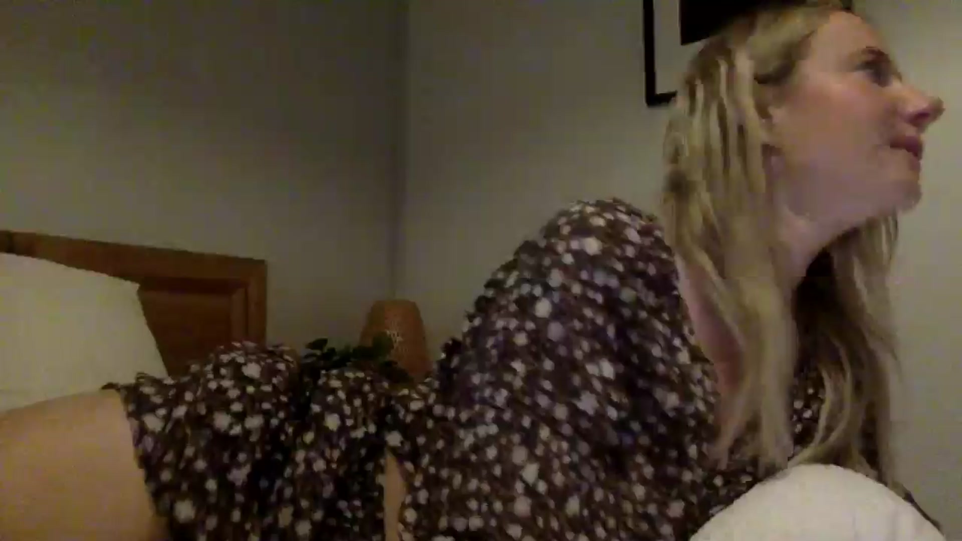Gallery image thumbnail from Shelzstar's myfreecams stream on, 11/28/2024, 14:08 image 7 of 20