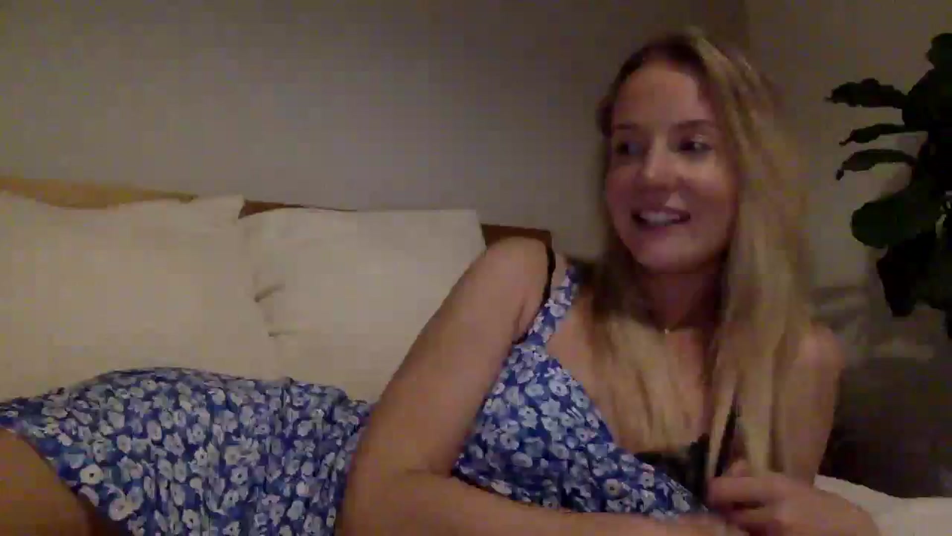 Gallery image thumbnail from Shelzstar's myfreecams stream on, 01/08/2025, 11:50 image 8 of 20