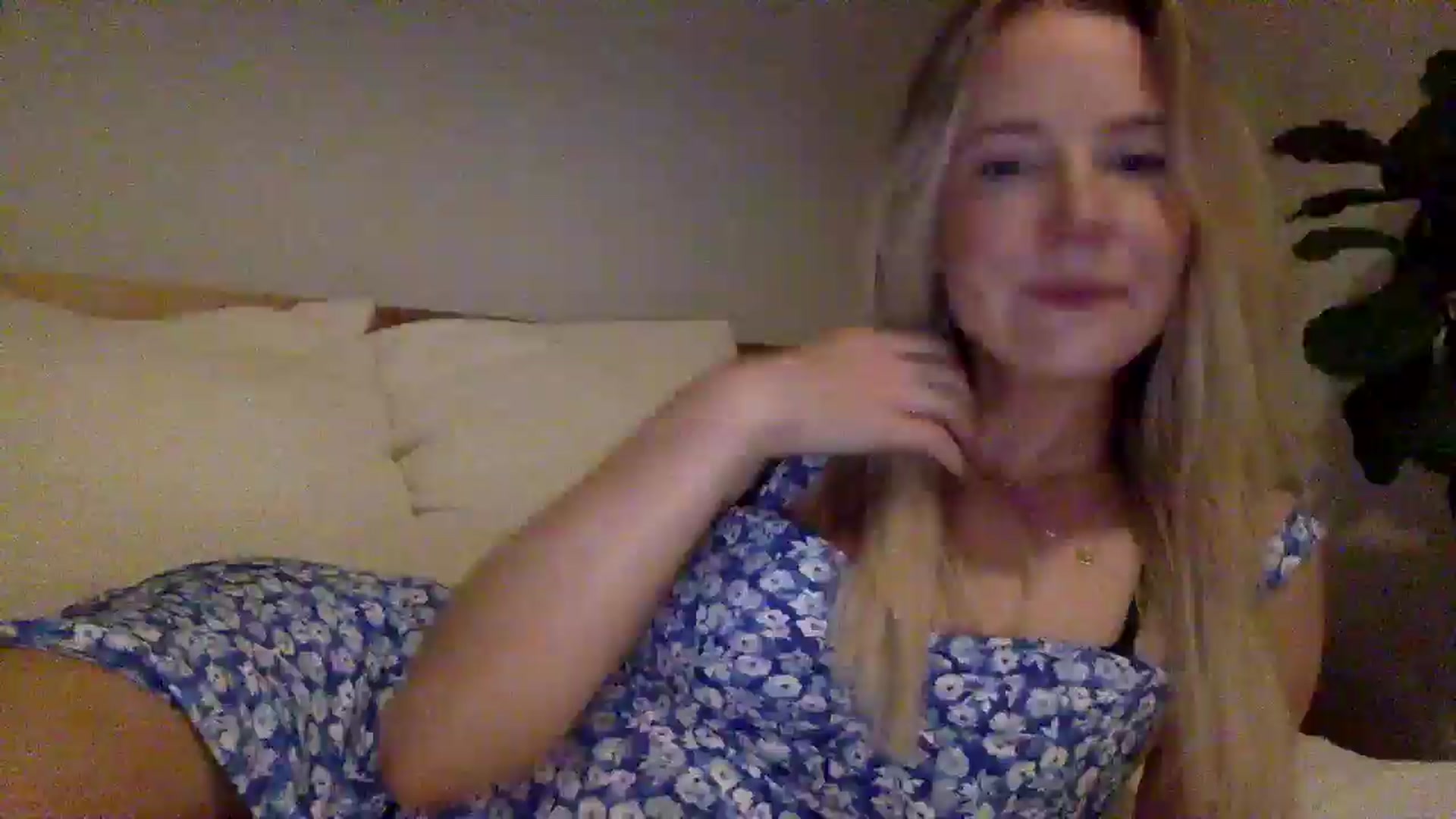 Gallery image thumbnail from Shelzstar's myfreecams stream on, 01/08/2025, 11:50 image 12 of 20