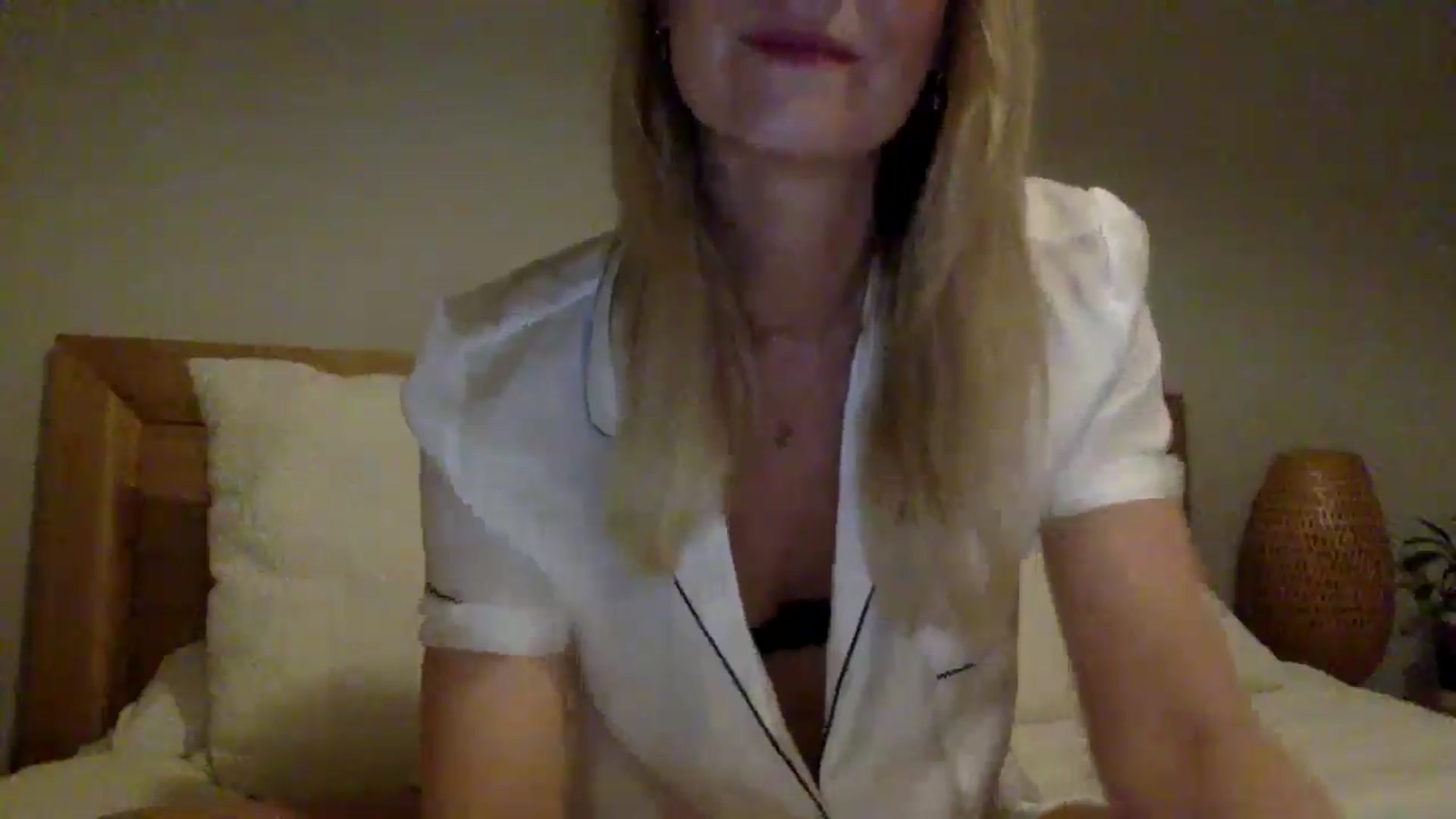 Gallery image thumbnail from Shelzstar's myfreecams stream on, 01/20/2025, 12:33 image 16 of 20