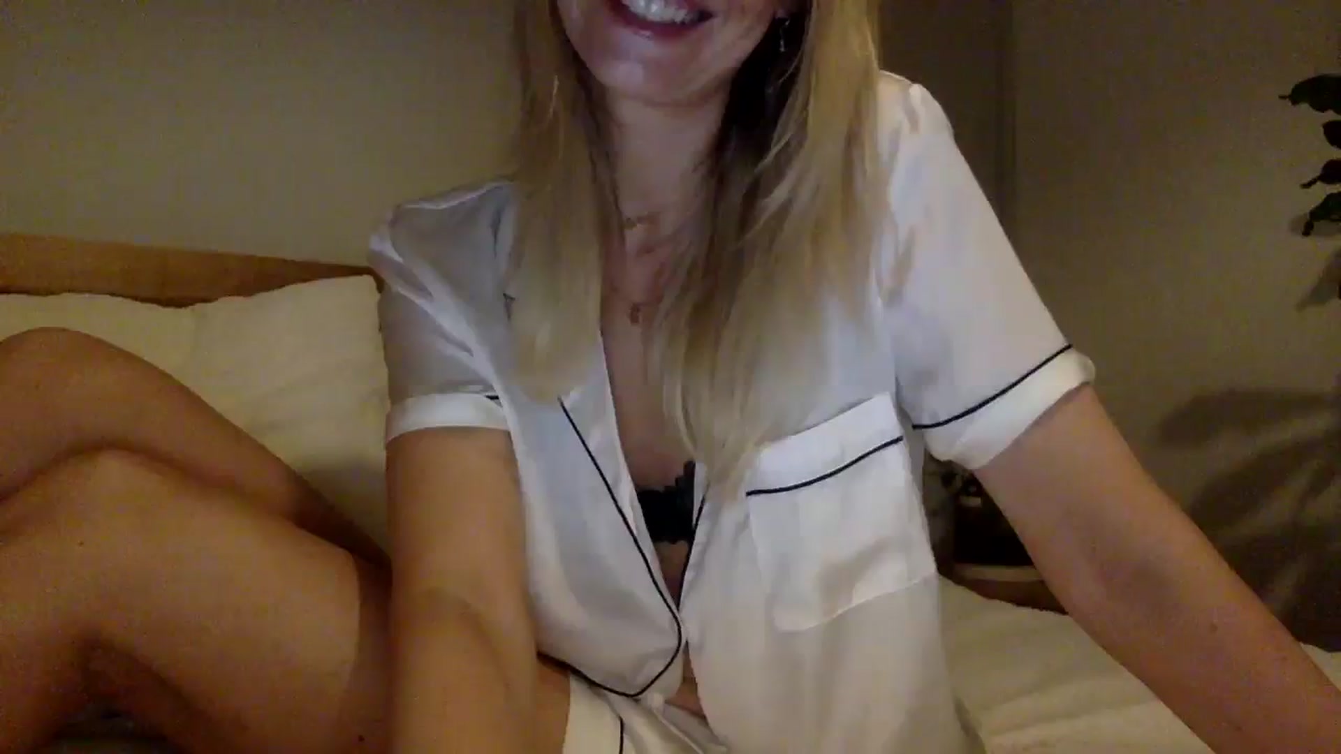 Gallery image thumbnail from Shelzstar's myfreecams stream on, 01/20/2025, 12:55 image 6 of 20
