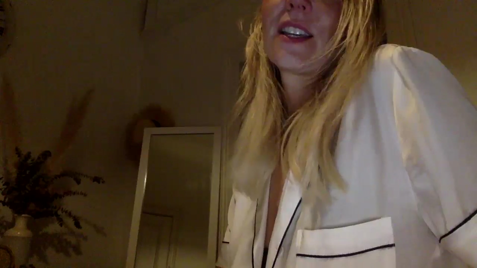 Gallery image thumbnail from Shelzstar's myfreecams stream on, 01/20/2025, 14:39 image 7 of 20