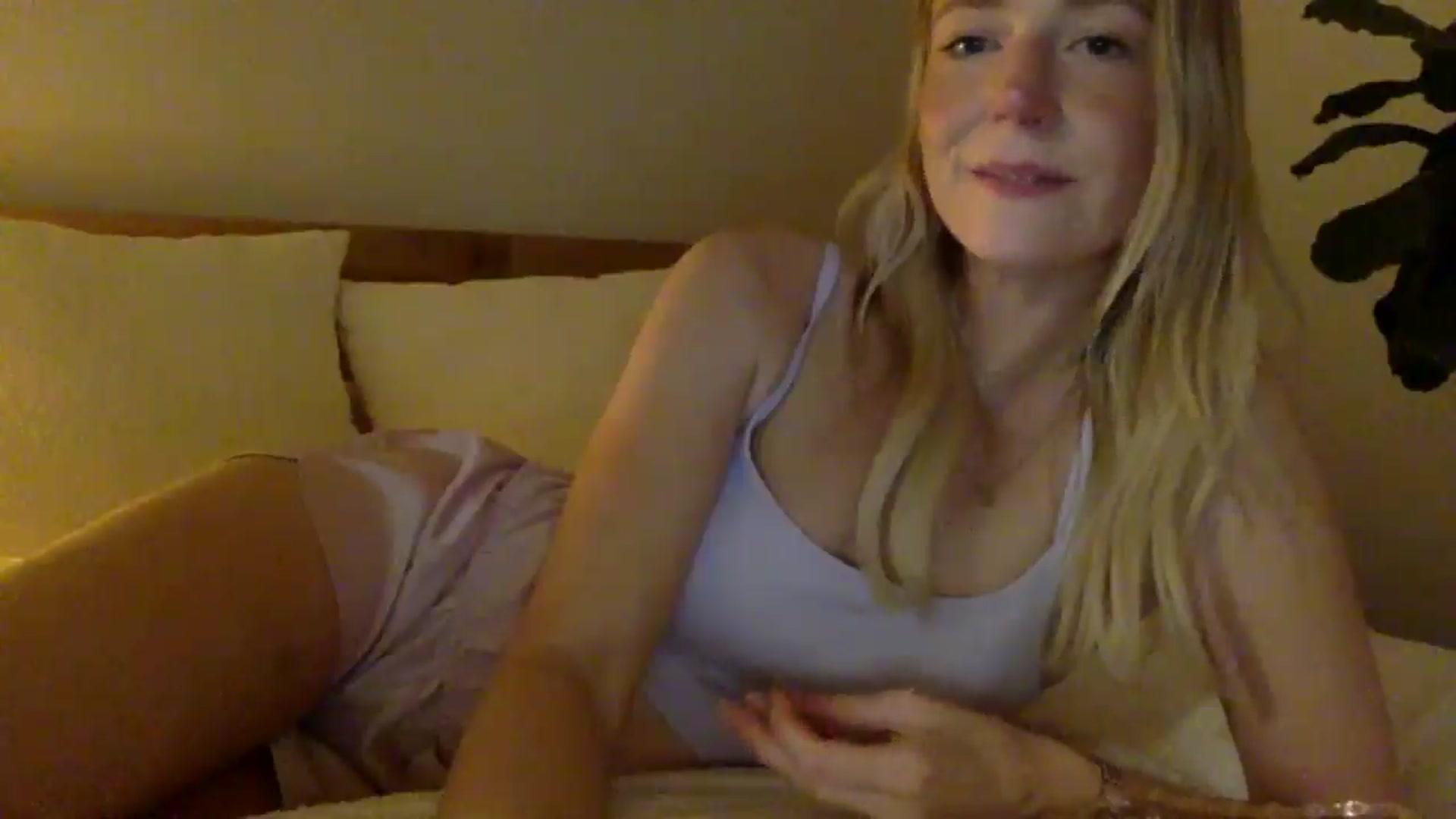 Gallery image thumbnail from Shelzstar's myfreecams stream on, 01/22/2025, 12:39 image 12 of 20
