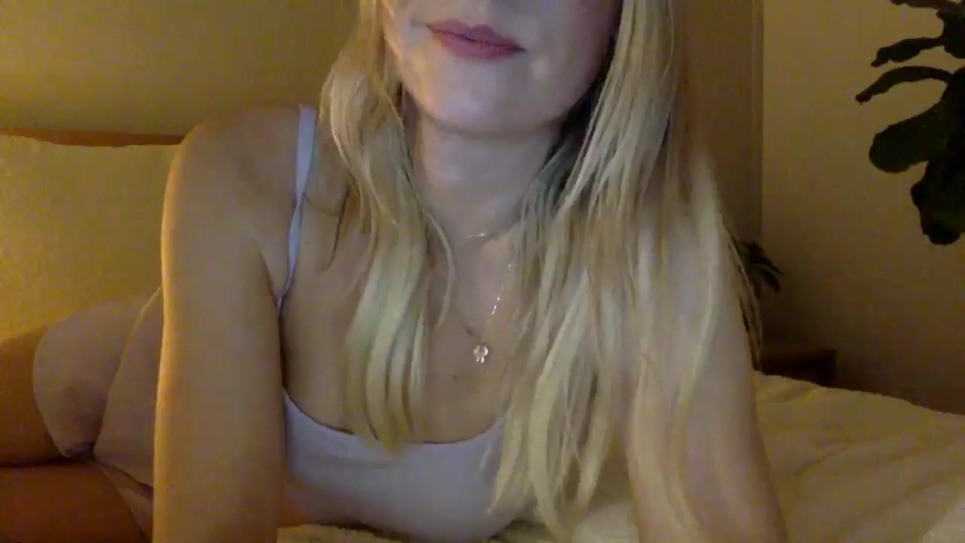 Gallery image thumbnail from Shelzstar's myfreecams stream on, 01/22/2025, 12:39 image 15 of 20
