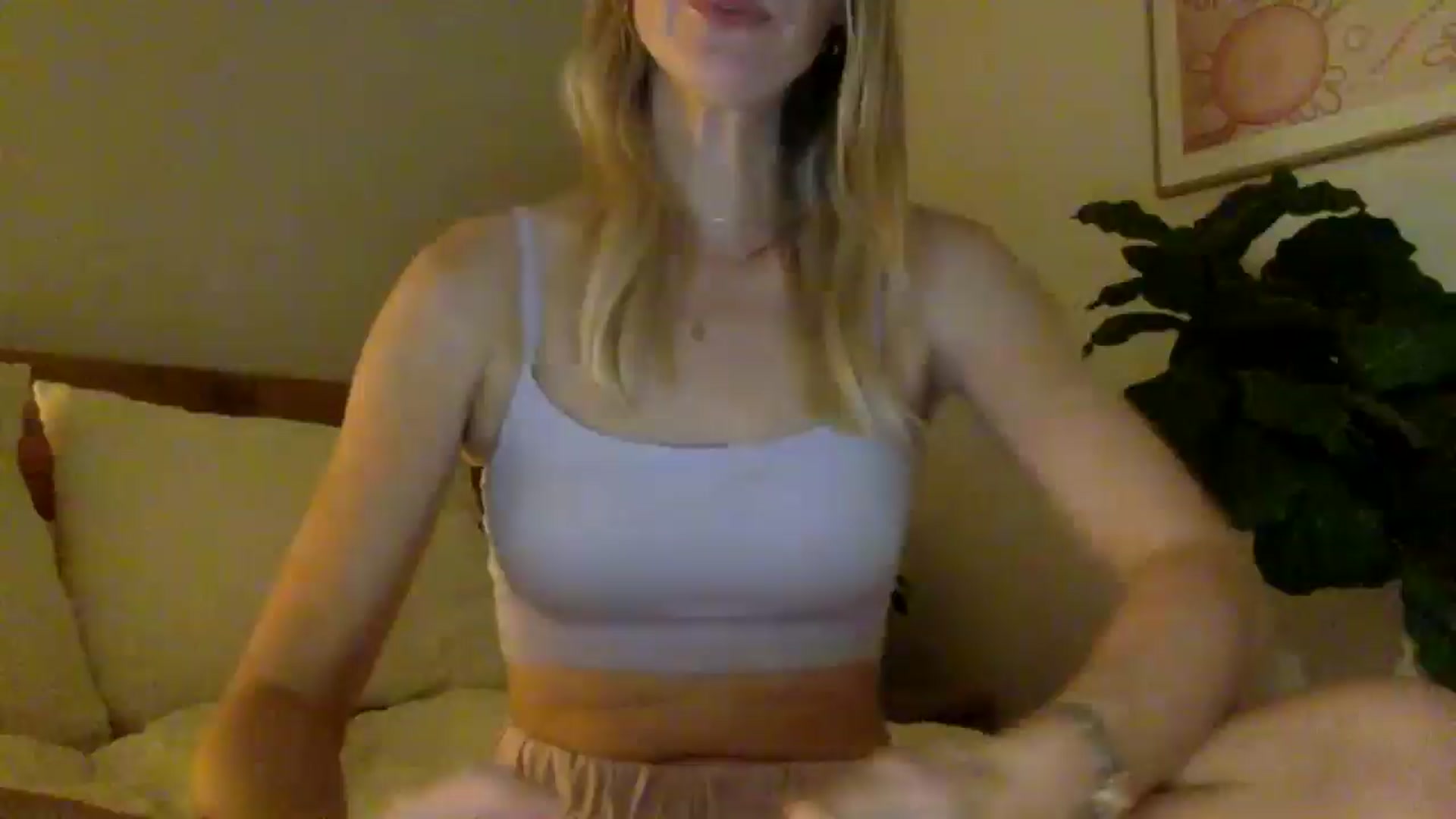 Gallery image thumbnail from Shelzstar's myfreecams stream on, 01/22/2025, 16:01 image 18 of 20