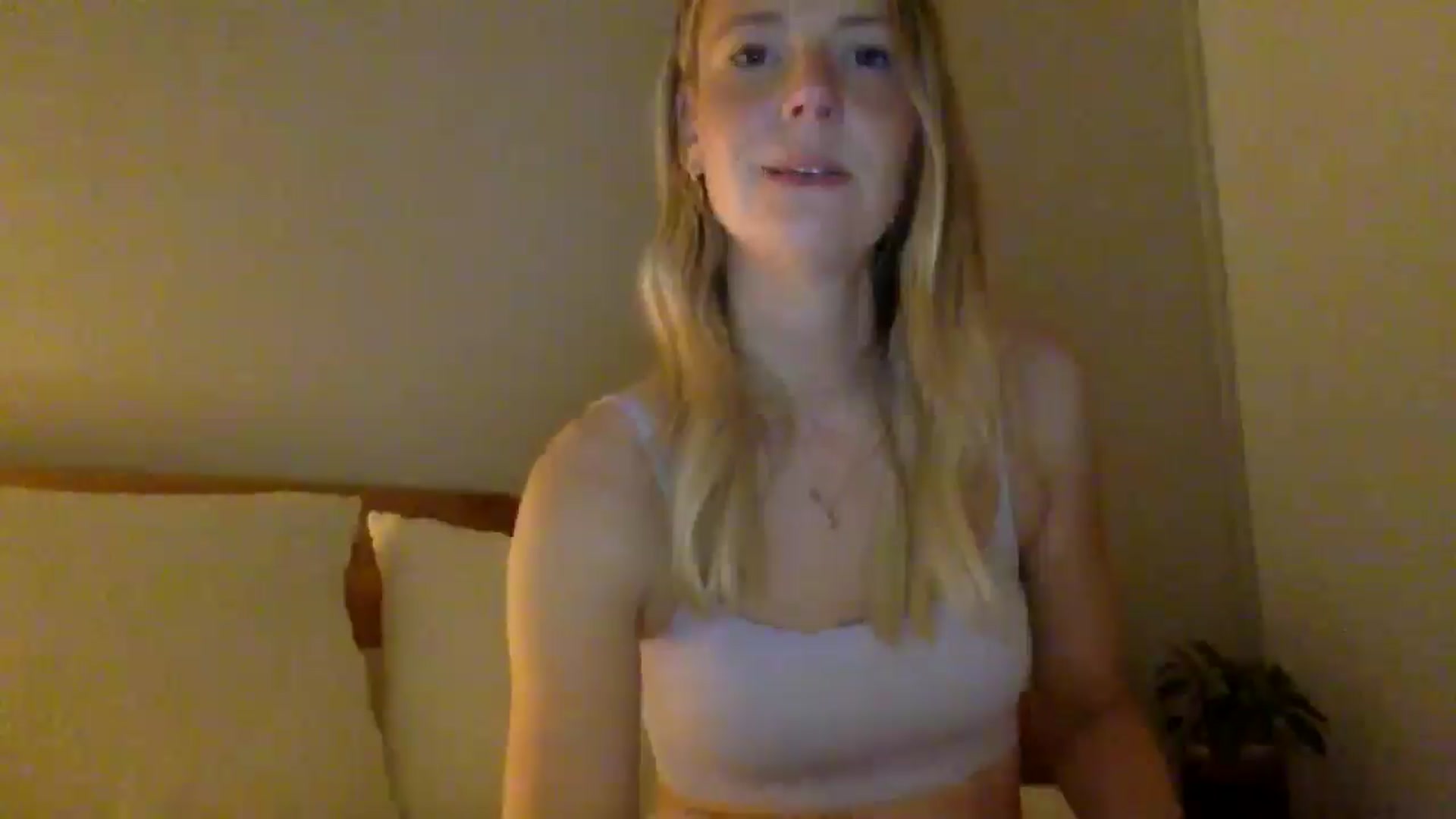 Gallery image thumbnail from Shelzstar's myfreecams stream on, 01/22/2025, 16:01 image 9 of 20