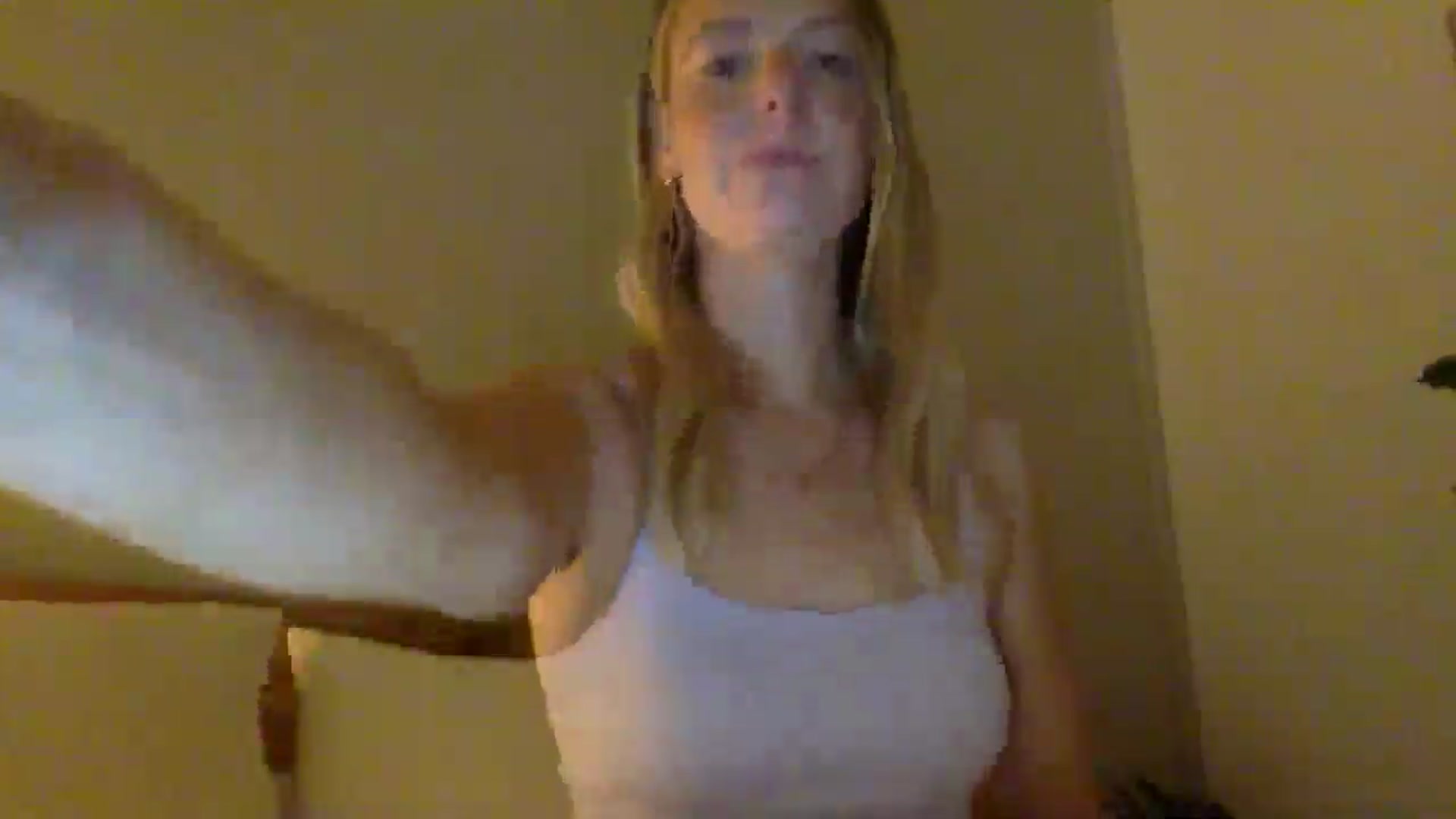 Gallery image thumbnail from Shelzstar's myfreecams stream on, 01/22/2025, 16:01 image 8 of 20