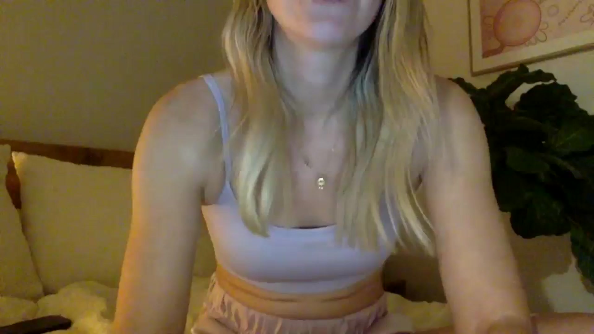 Gallery image thumbnail from Shelzstar's myfreecams stream on, 01/22/2025, 16:01 image 15 of 20