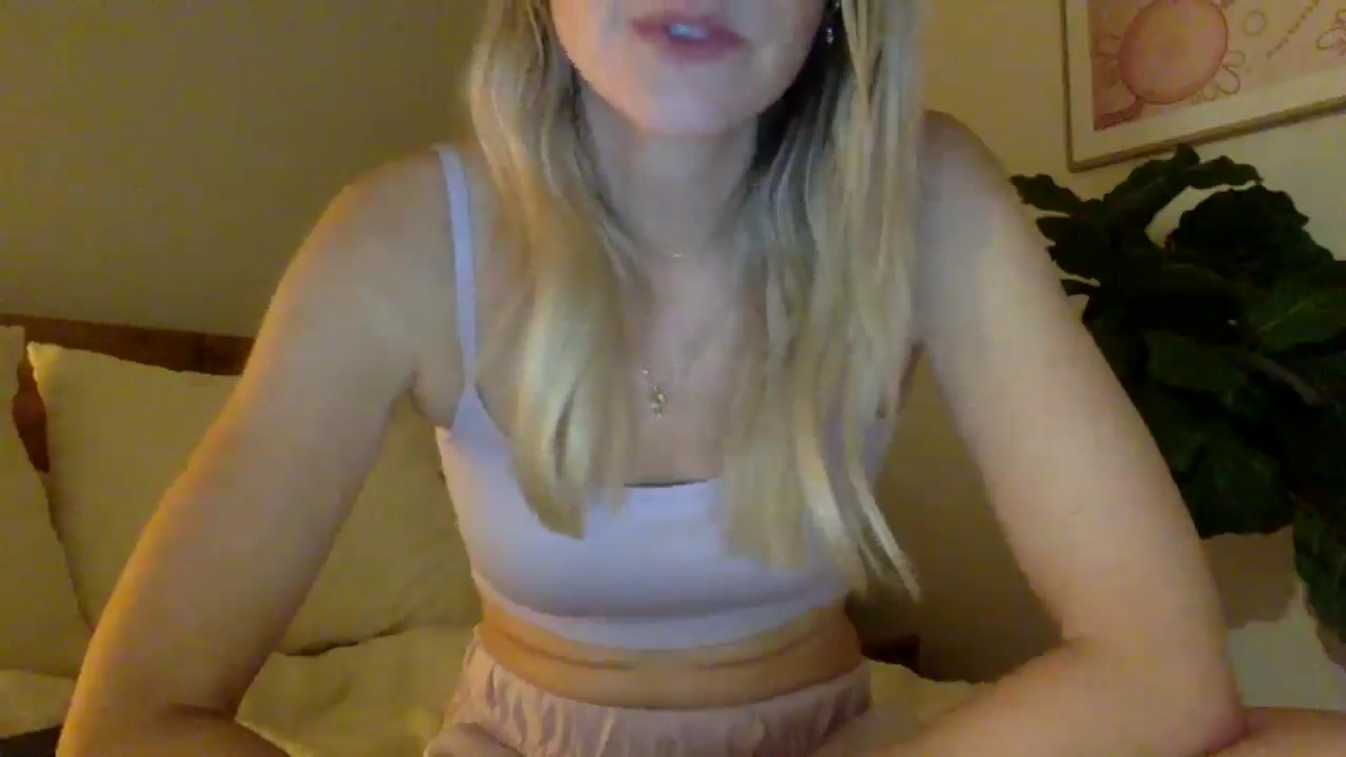 Gallery image thumbnail from Shelzstar's myfreecams stream on, 01/22/2025, 16:01 image 16 of 20