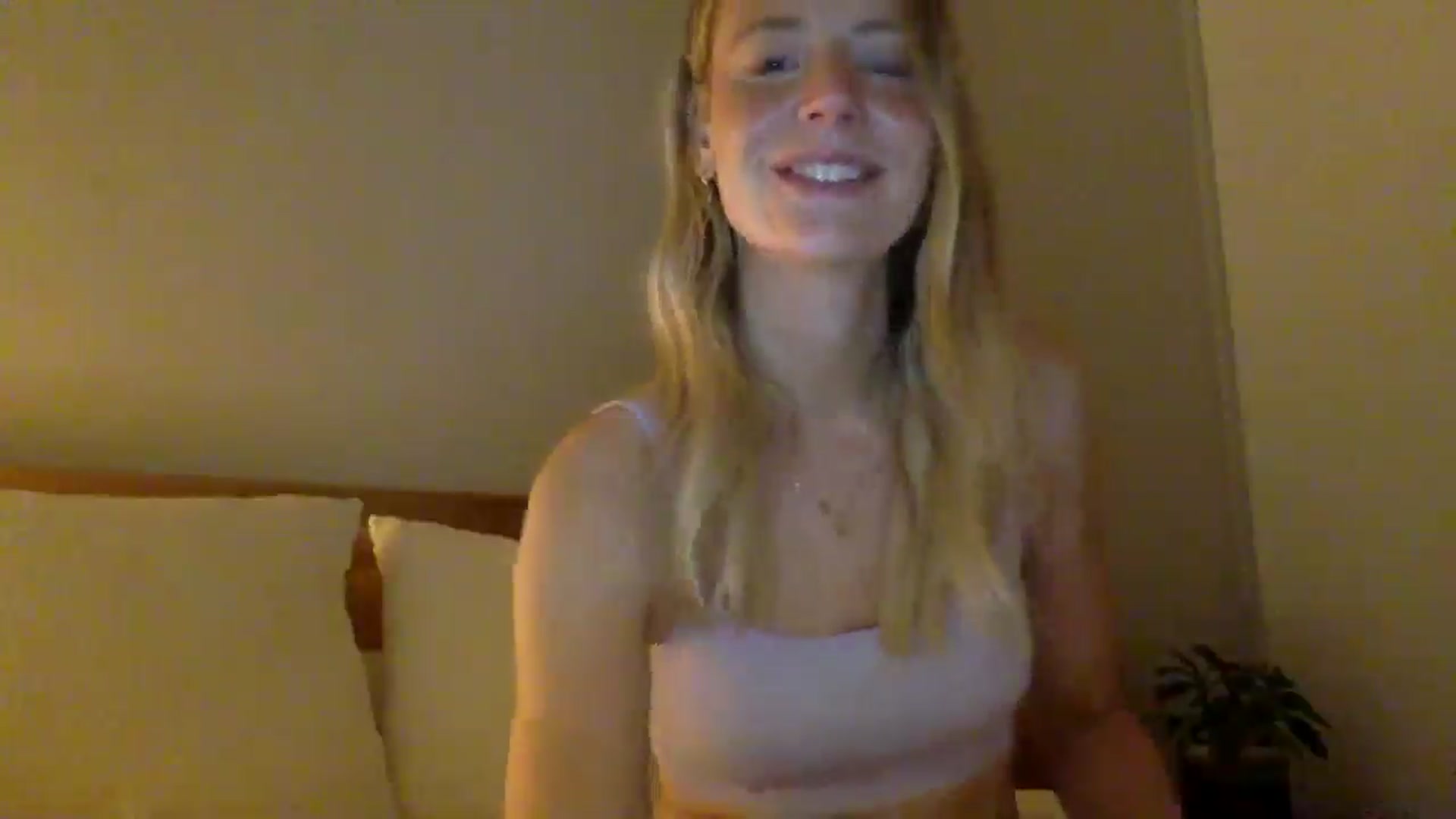 Gallery image thumbnail from Shelzstar's myfreecams stream on, 01/22/2025, 16:01 image 10 of 20