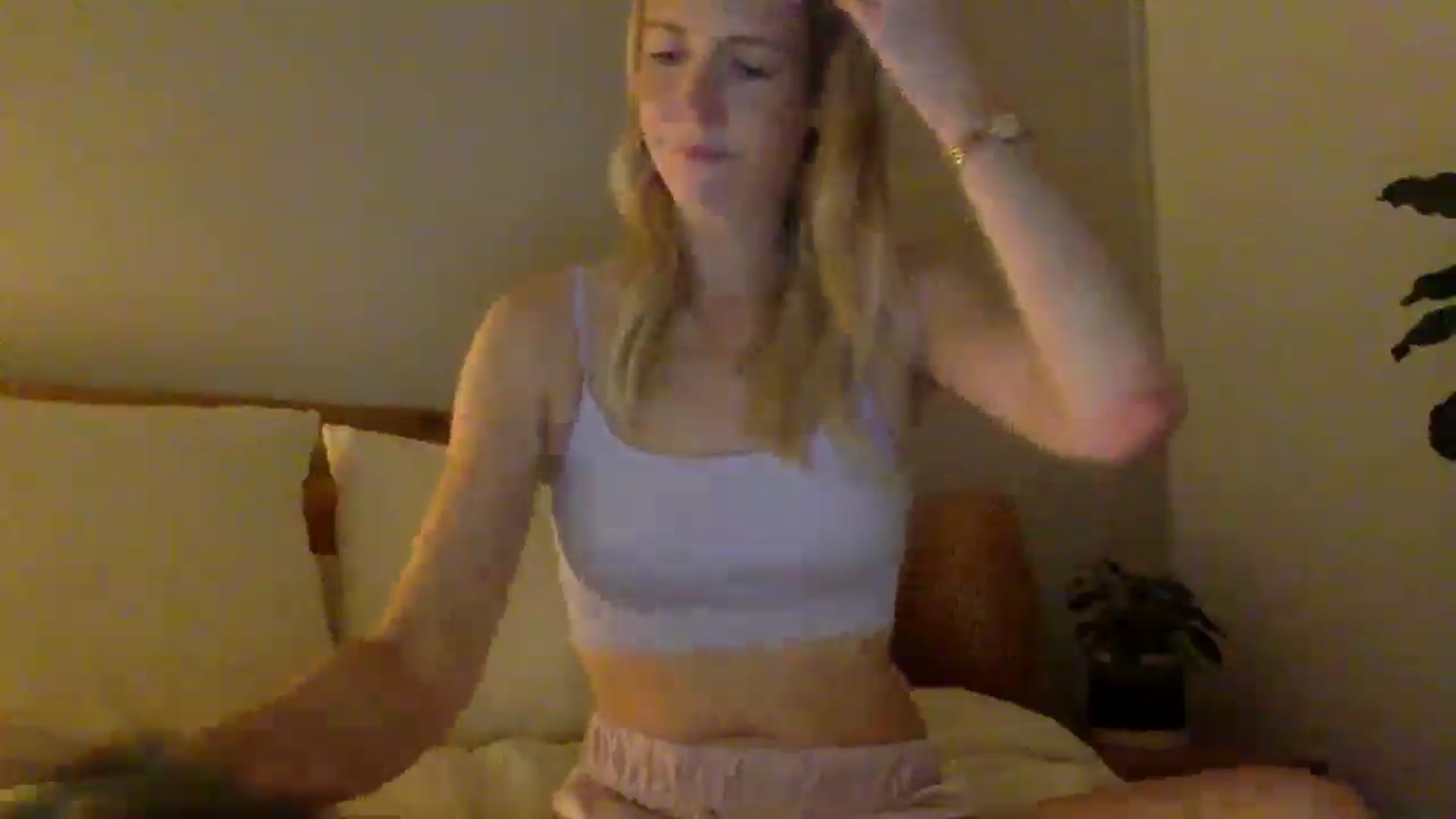Gallery image thumbnail from Shelzstar's myfreecams stream on, 01/22/2025, 16:01 image 4 of 20