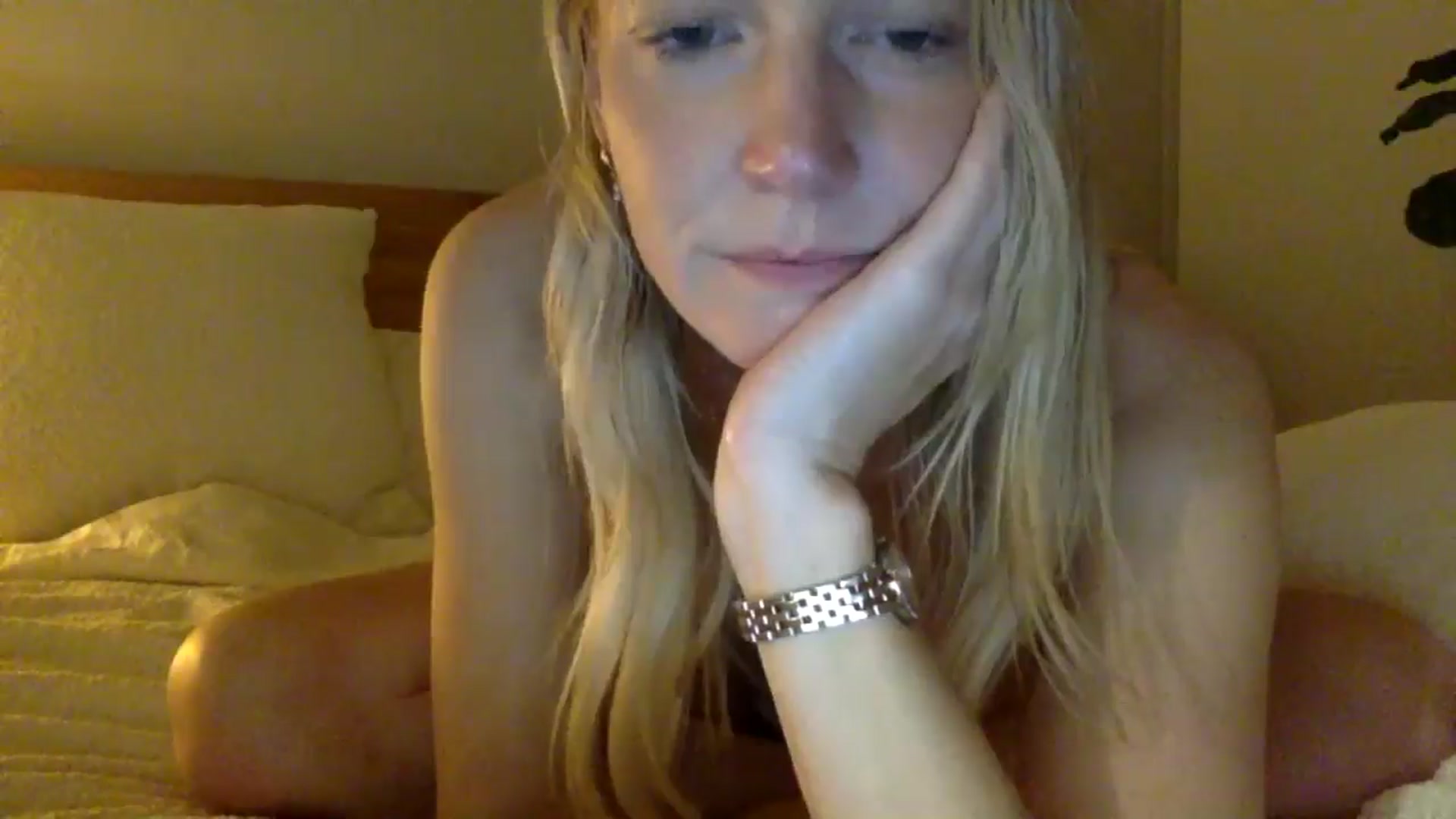 Gallery image thumbnail from Shelzstar's myfreecams stream on, 01/22/2025, 18:43 image 9 of 20