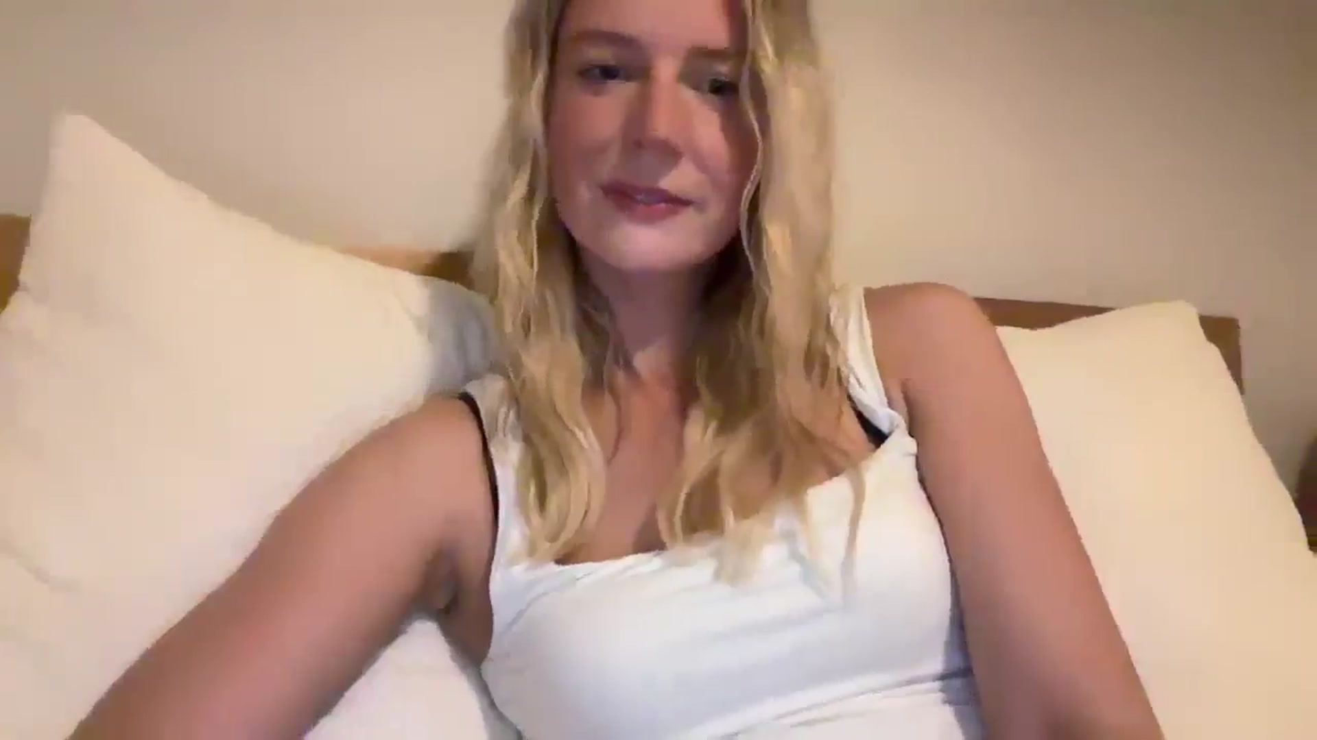 Gallery image thumbnail from Shelzstar's myfreecams stream on, 01/28/2025, 11:04 image 6 of 20