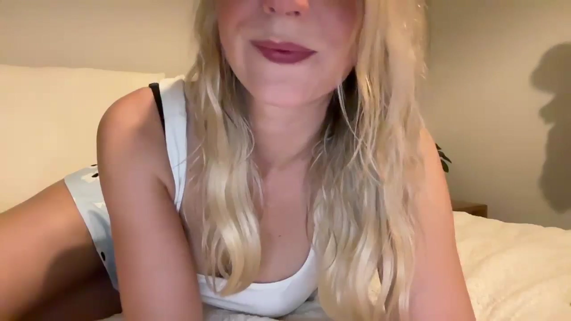 Gallery image thumbnail from Shelzstar's myfreecams stream on, 01/28/2025, 13:56 image 2 of 20